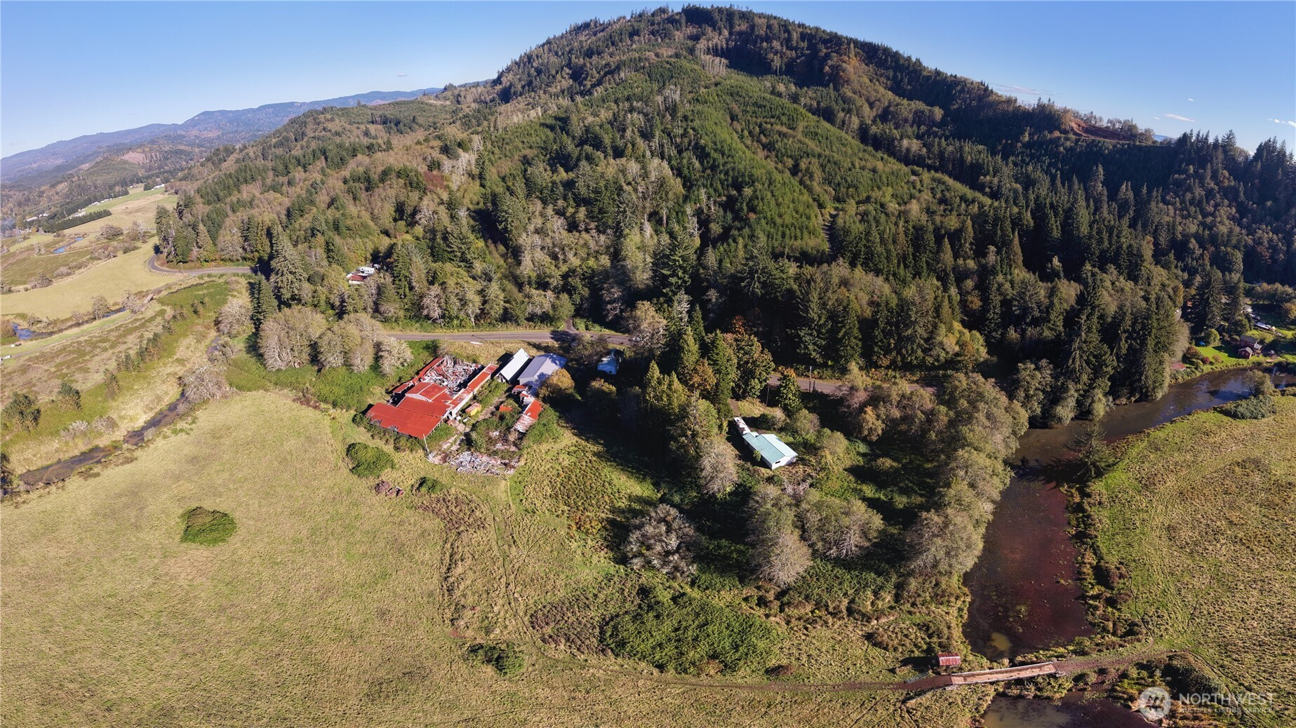 105 E Valley Road, Skamokawa, WA 98647