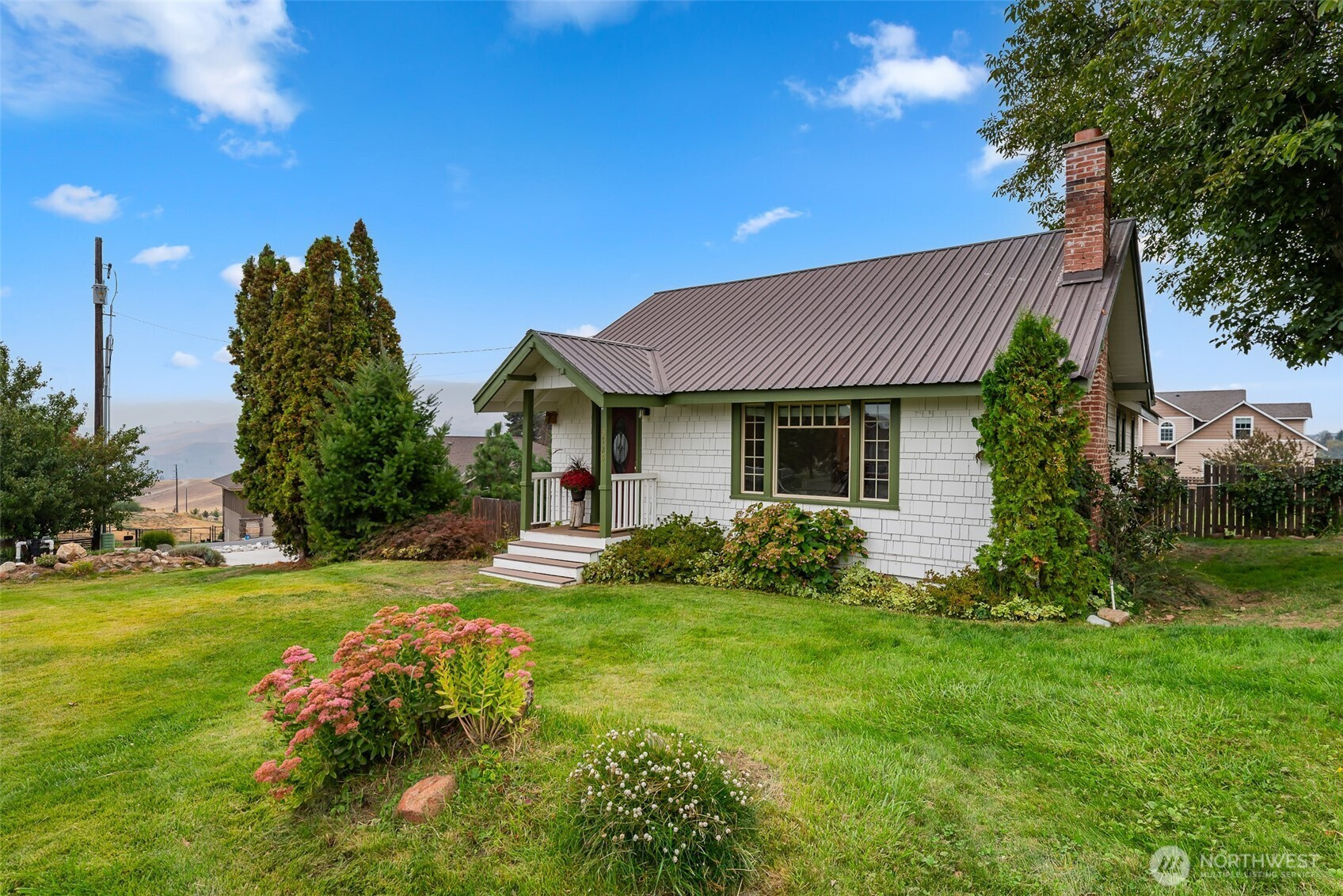 3724 School Street, Wenatchee, WA 98801