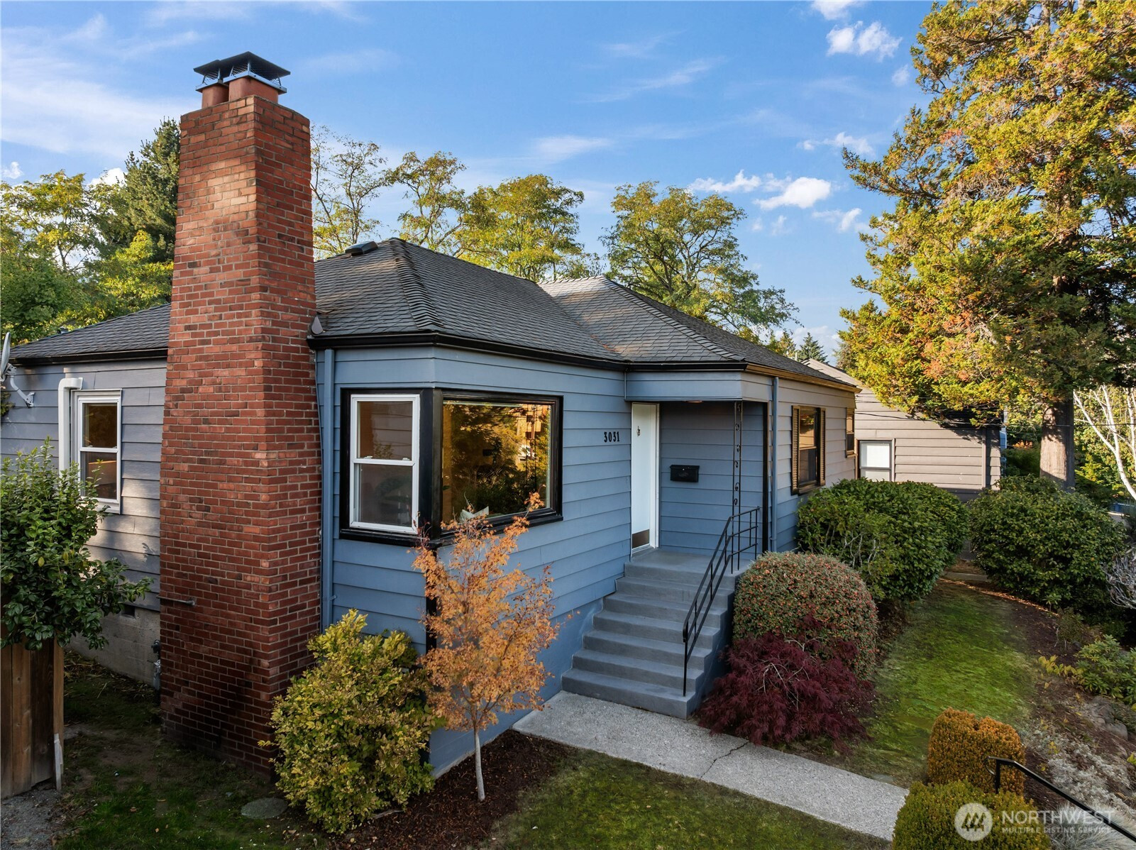 3031 34th Avenue W, Seattle, WA 98199