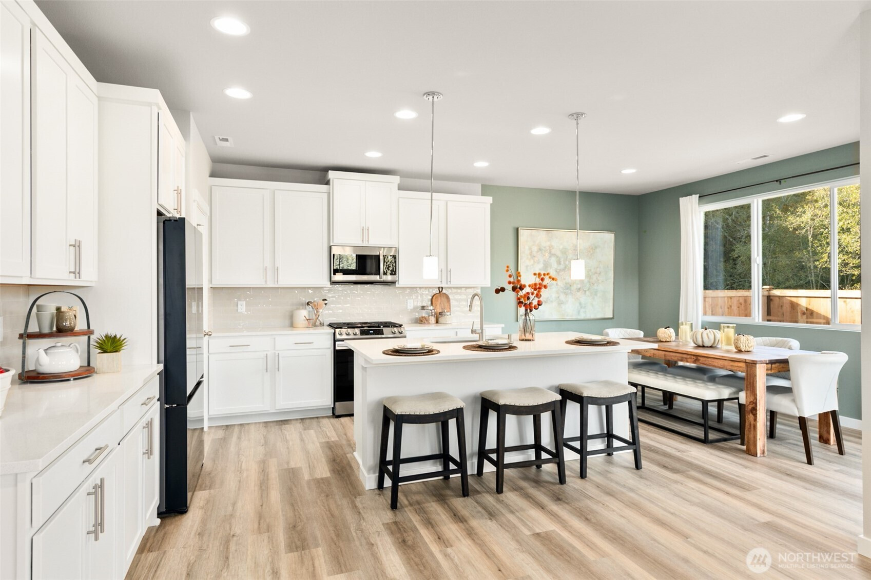 368 NE Shadowhawk Lane, Bremerton, WA 98311