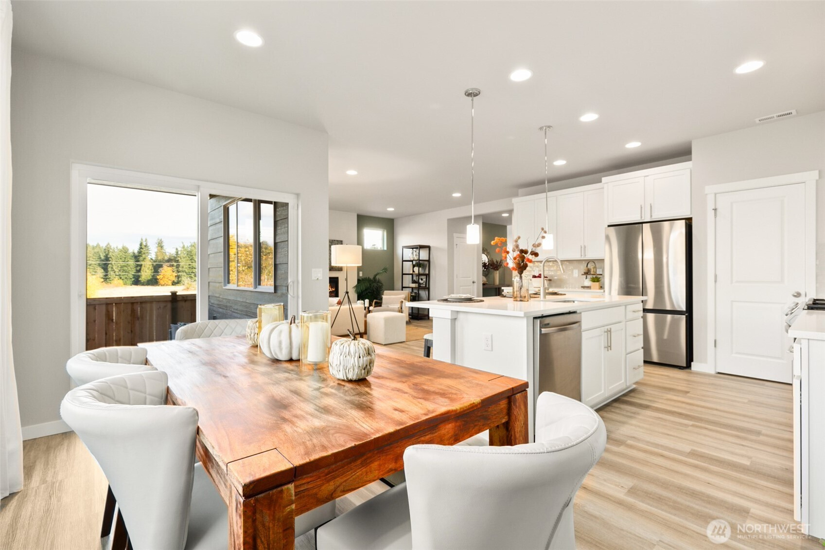 368 NE Shadowhawk Lane, Bremerton, WA 98311