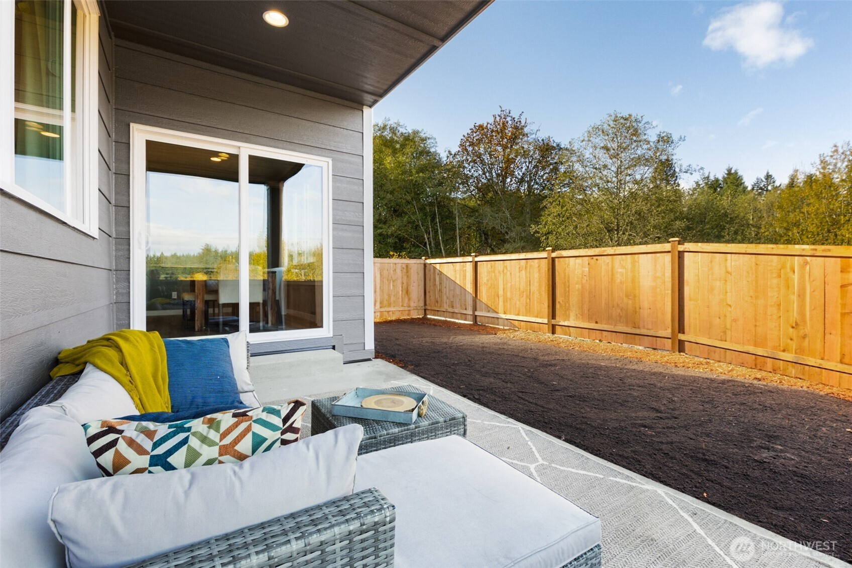 368 NE Shadowhawk Lane, Bremerton, WA 98311