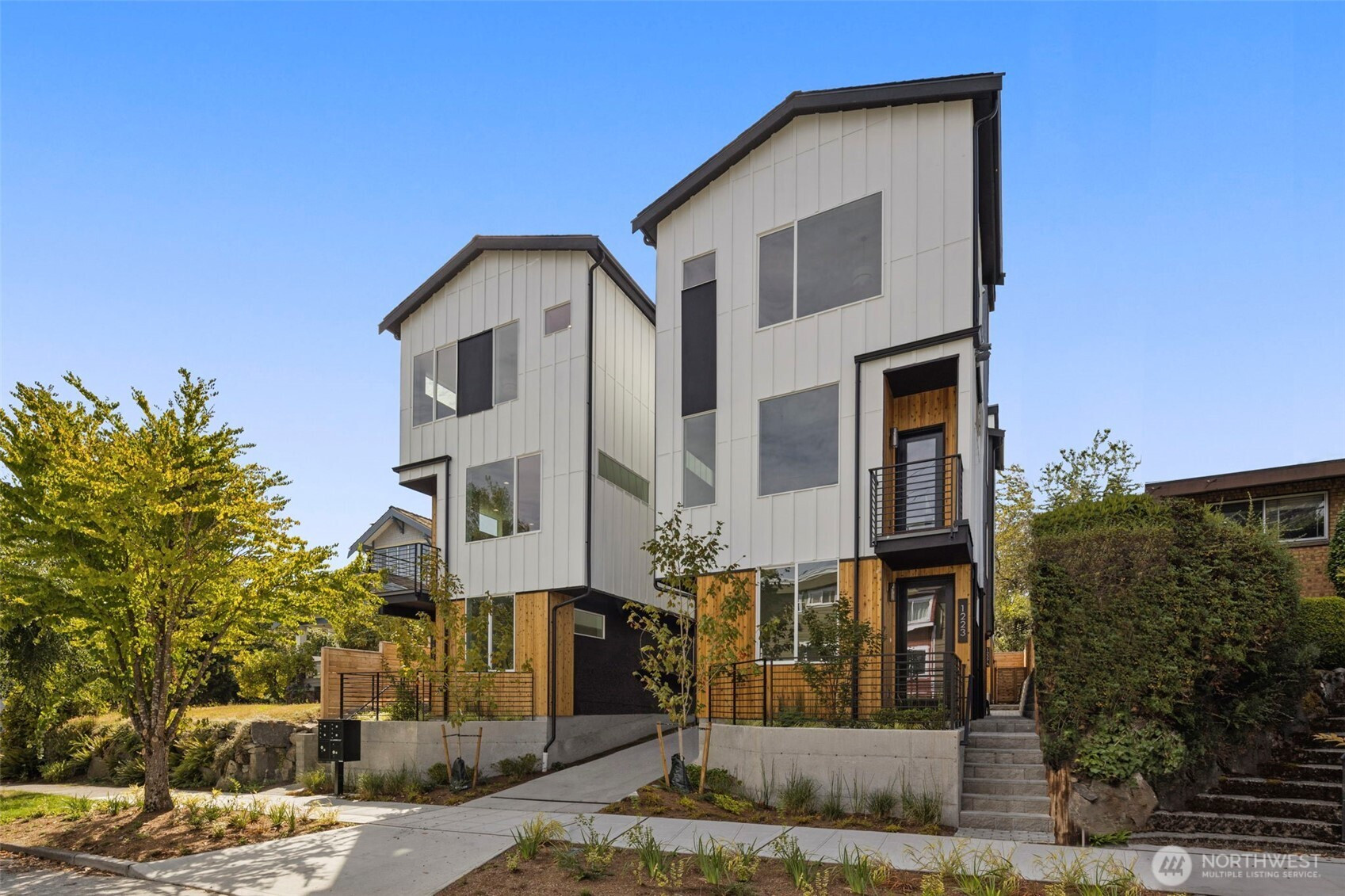 1227 B N 48th Street, Seattle, WA 98103