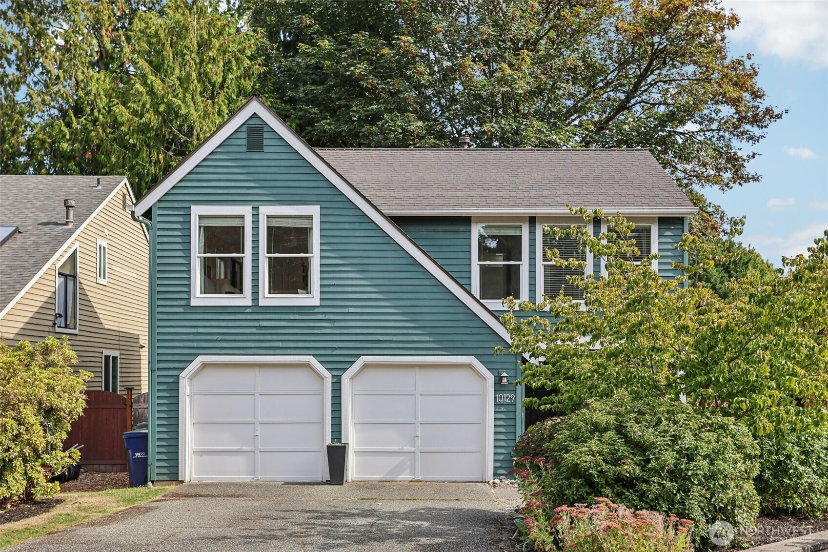 10129 NE 144th Court, Kirkland, WA 98034