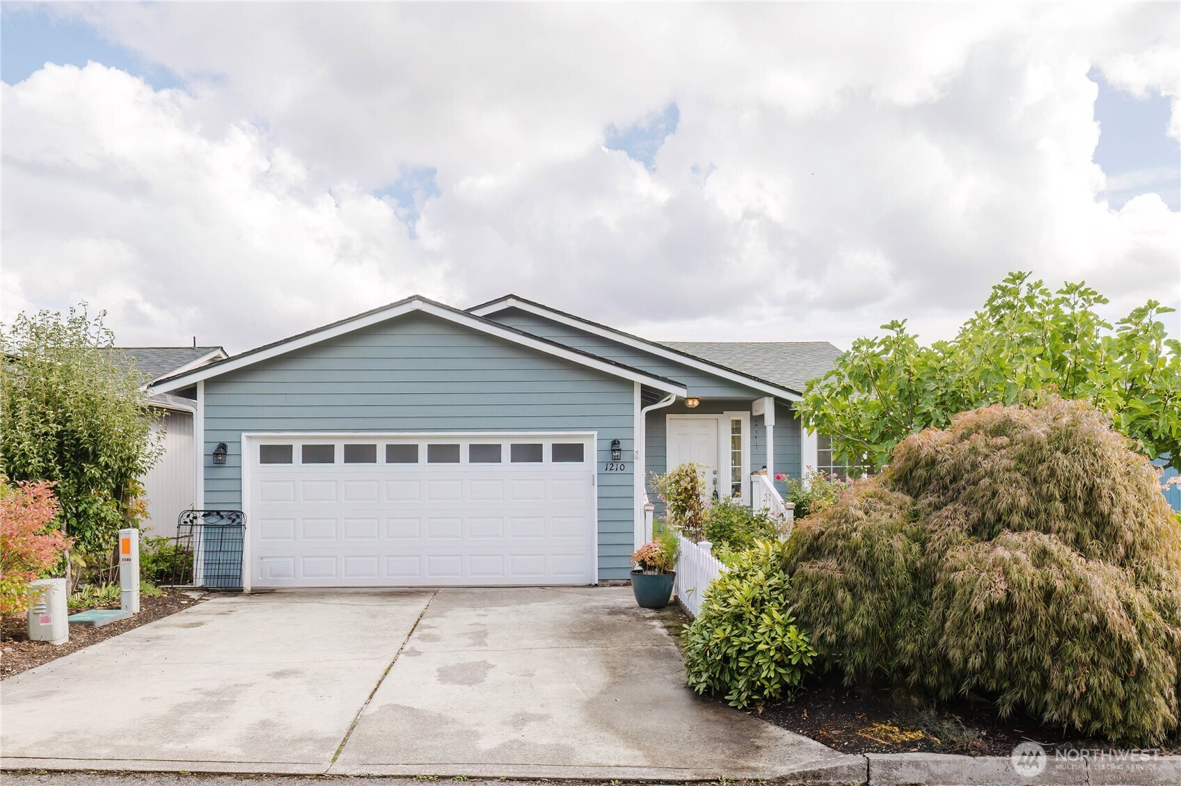 1210 Daniels Avenue, Bremerton, WA 98312