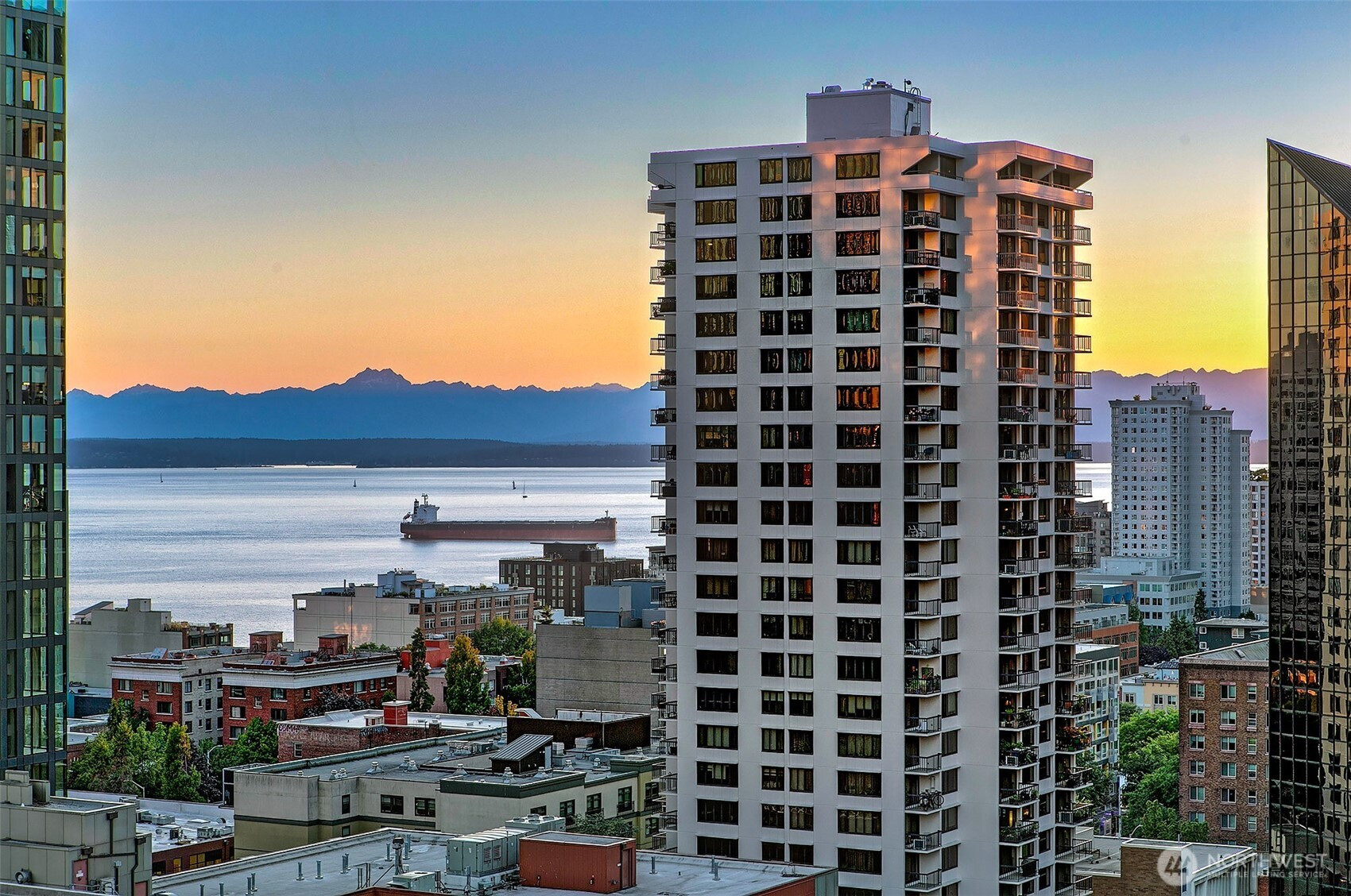 1920 4th Avenue, Seattle, WA 98101