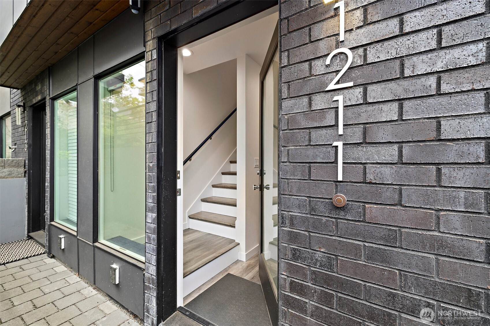1211 E Mercer Street, Seattle, WA 98102