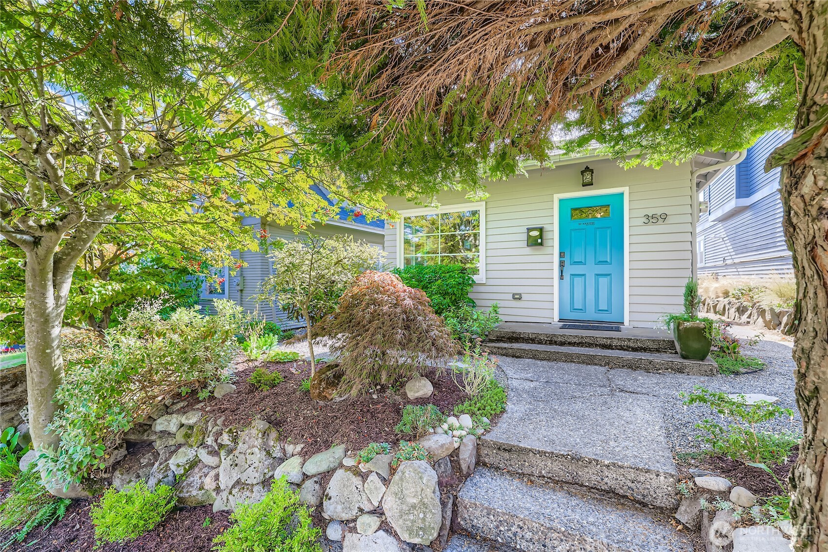 359 N 75th Street, Seattle, WA 98103