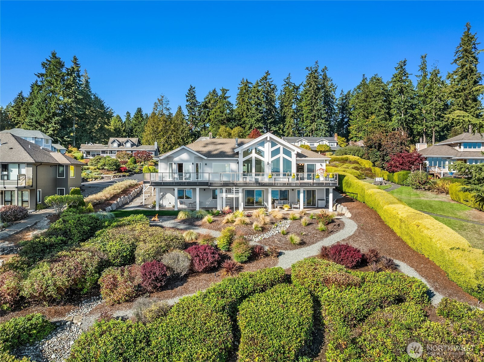 10052 Edgecombe Place NE, Bainbridge Island, WA 98110