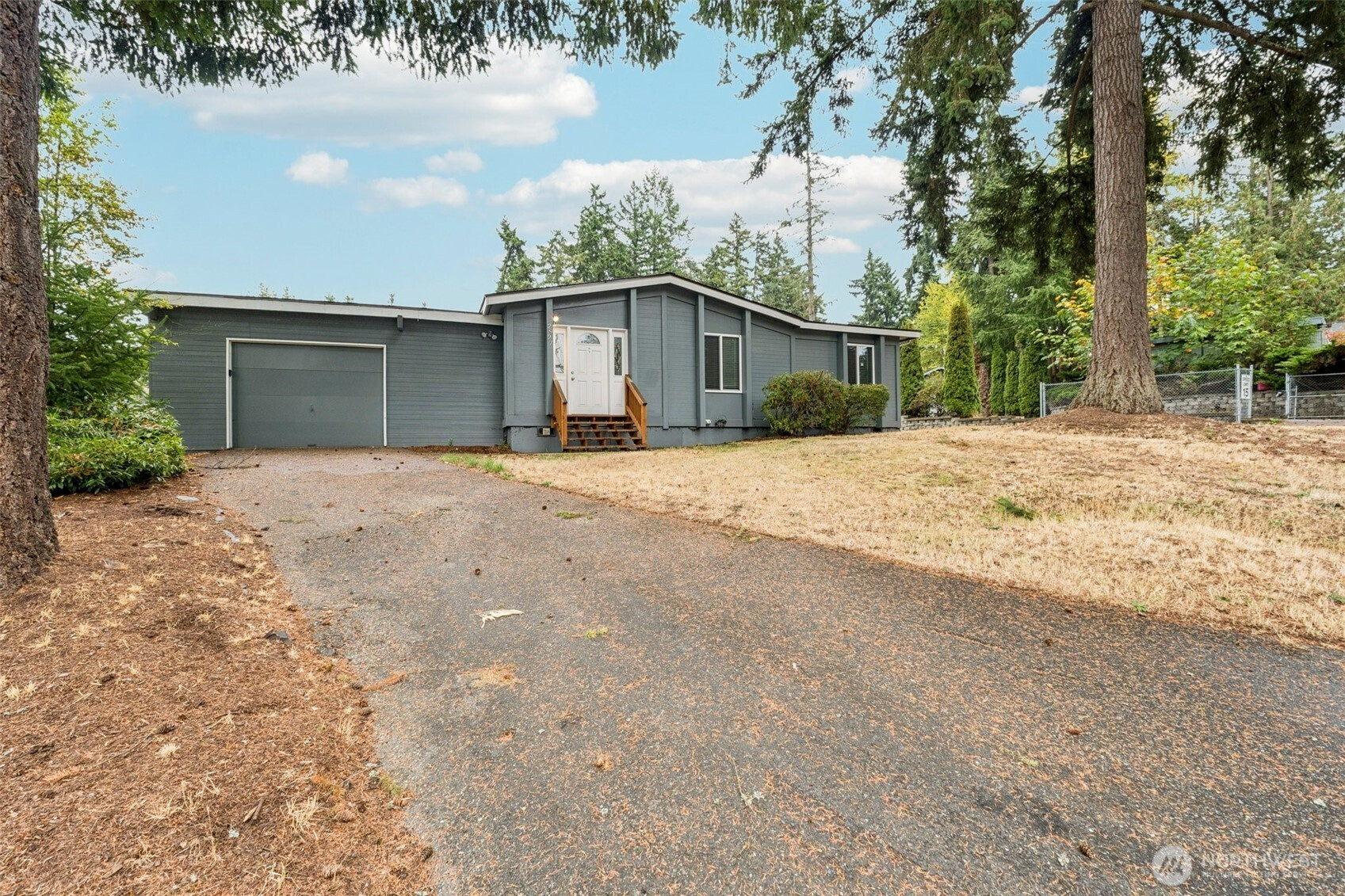 2927 Forest Rim Court S, Puyallup, WA 98374