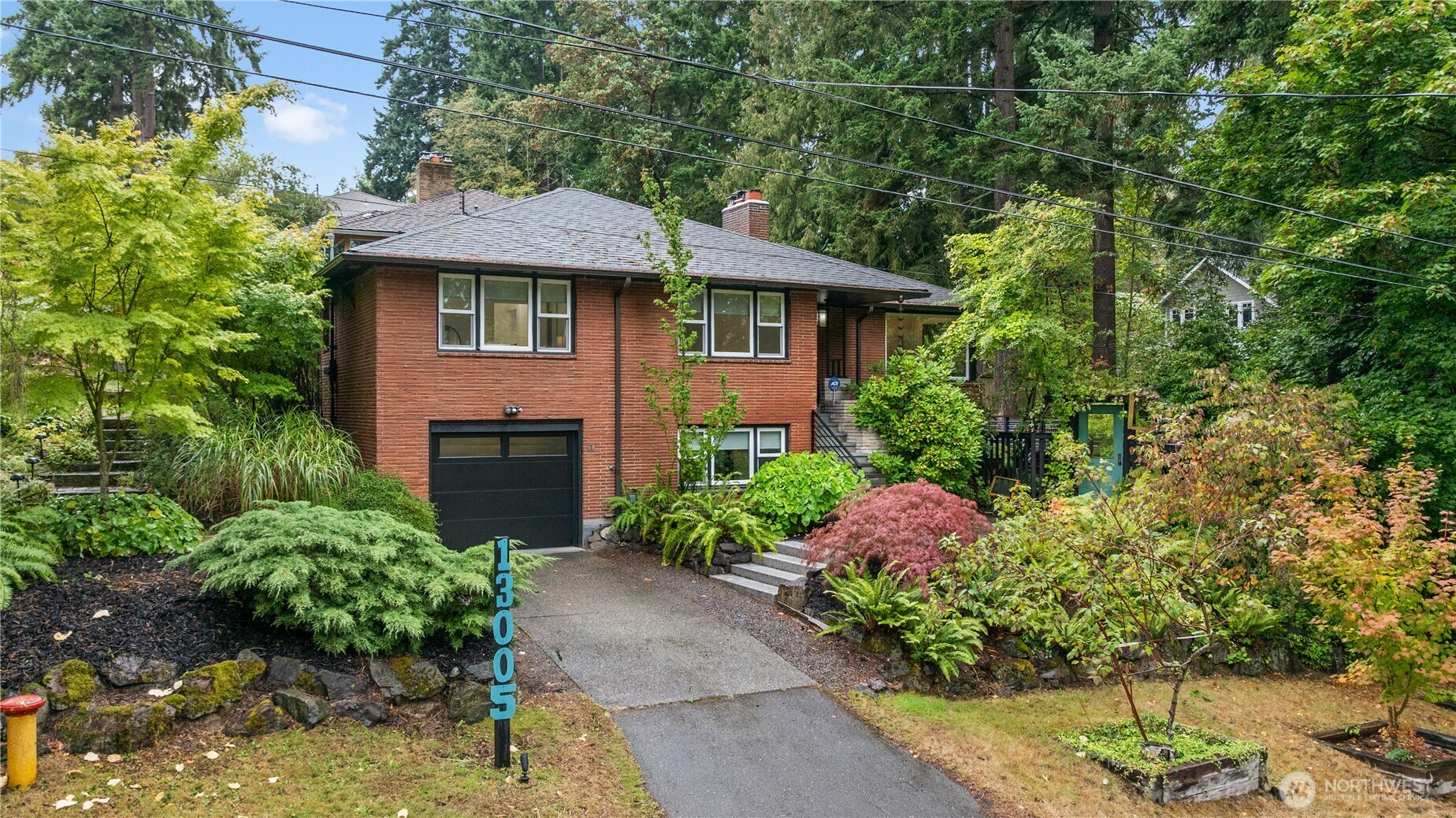 13005 8th Ave NE, Seattle, WA 98125