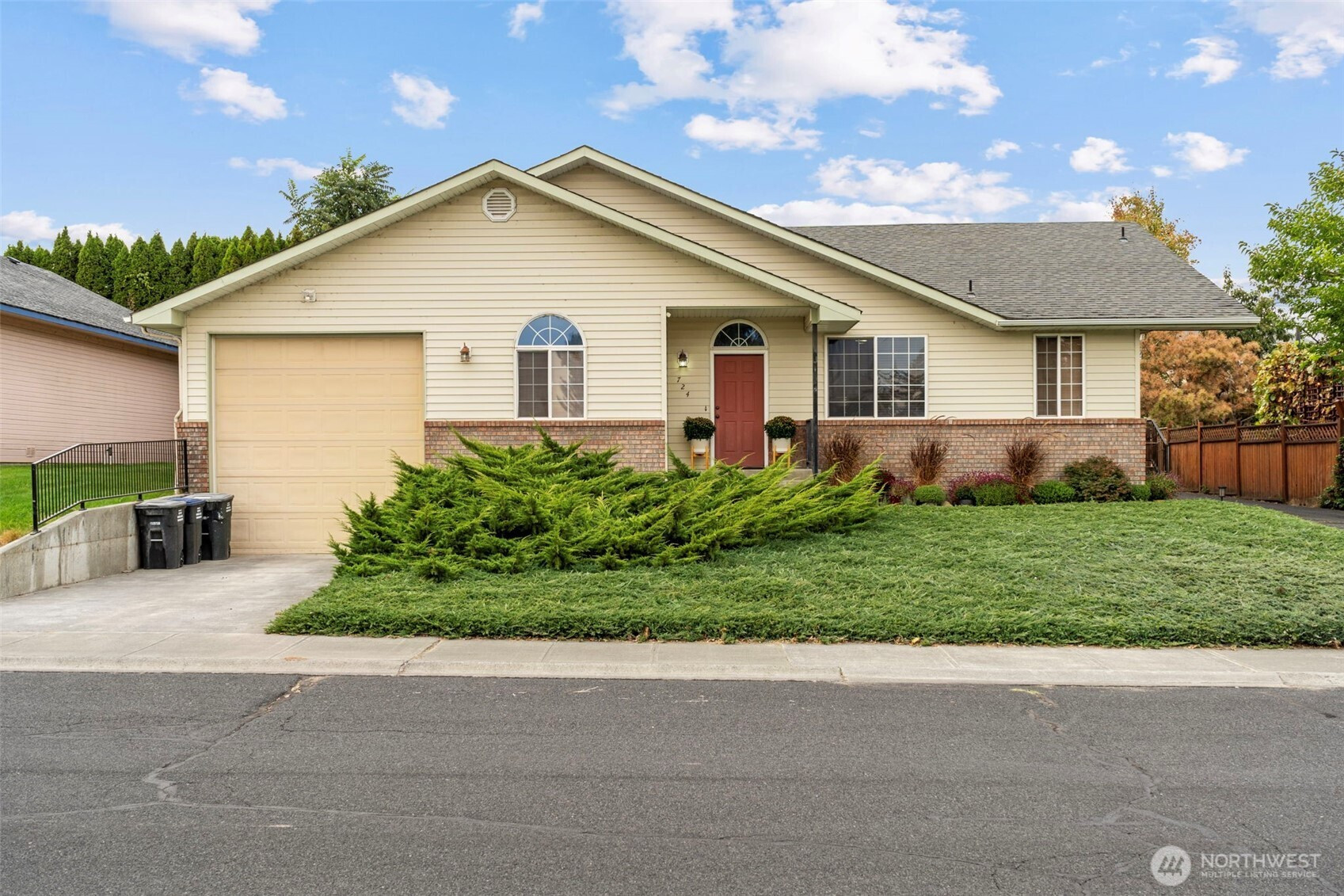724 Sage Bay Drive, Moses Lake, WA 98837