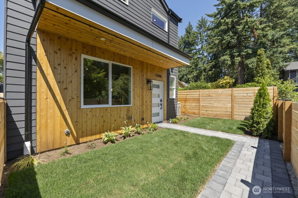 12046 5th Avenue NE, Seattle, WA 98125