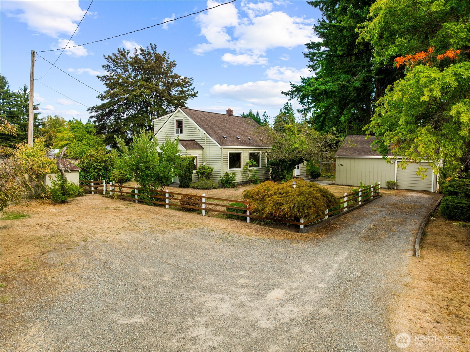 3736 South Bay Road NE, Olympia, WA 98506