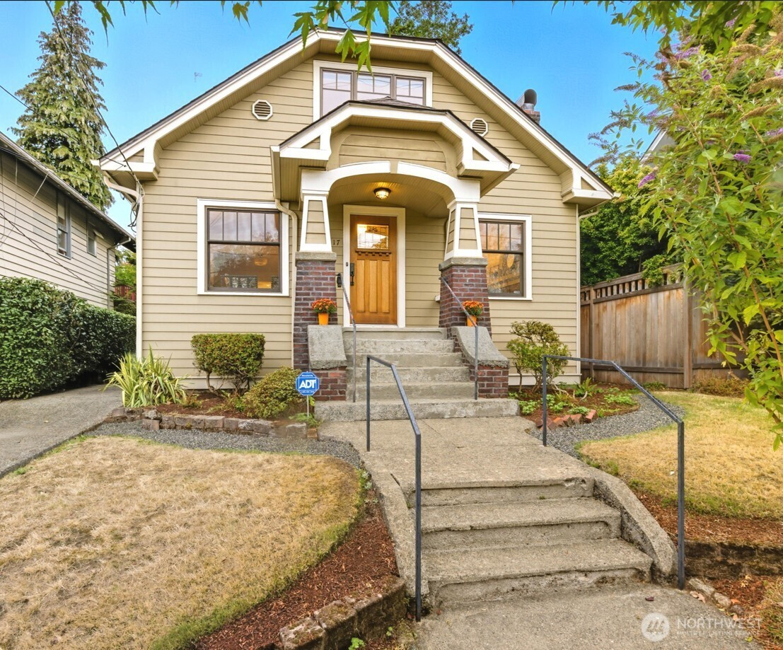 4417 Thackeray Place NE, Seattle, WA 98105
