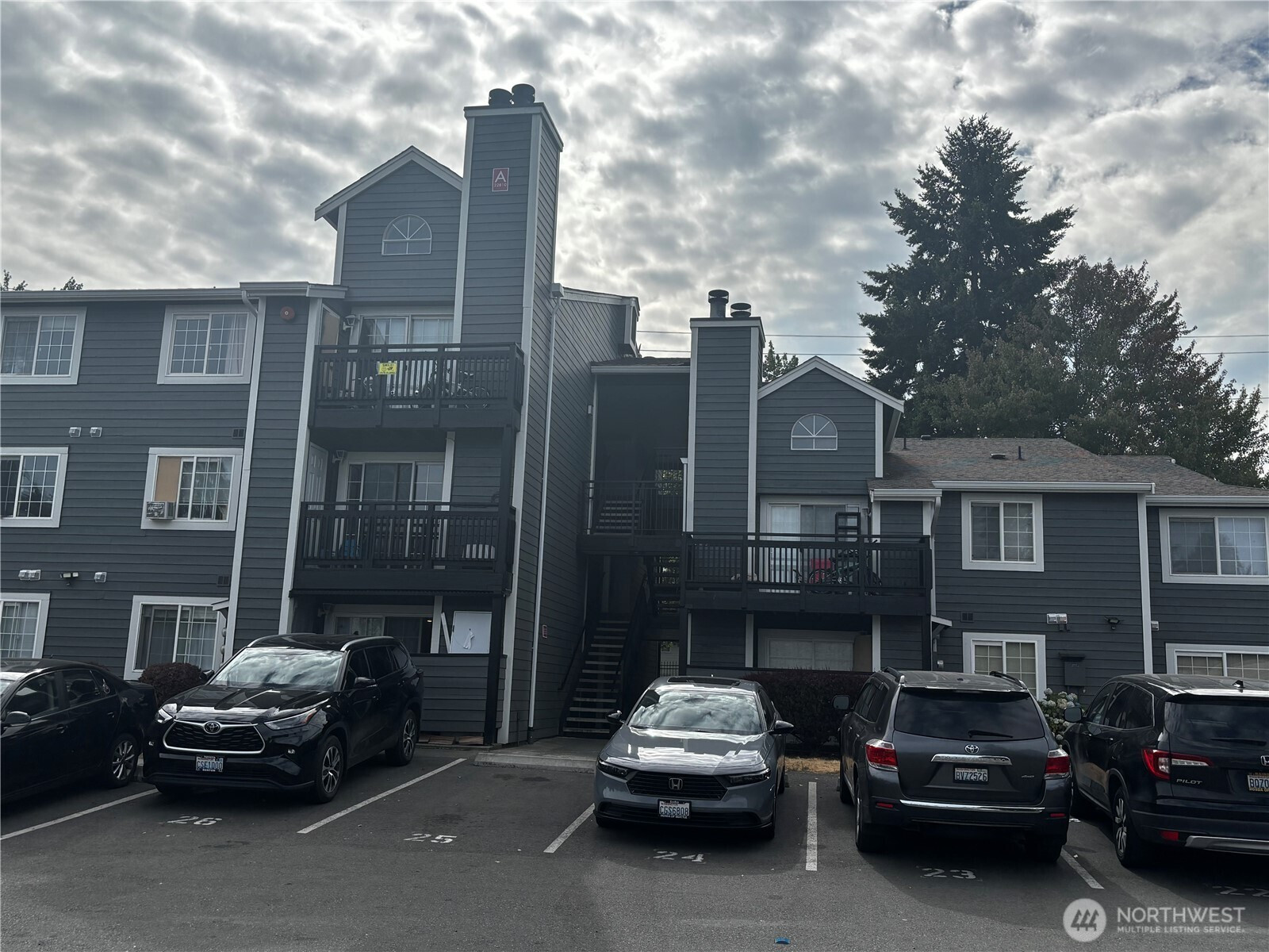 22810 30th Avenue S, Des Moines, WA 98198