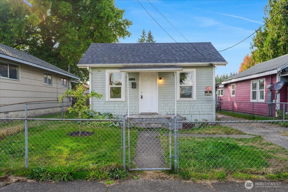 321 2nd Avenue NW, Kelso, WA 98626