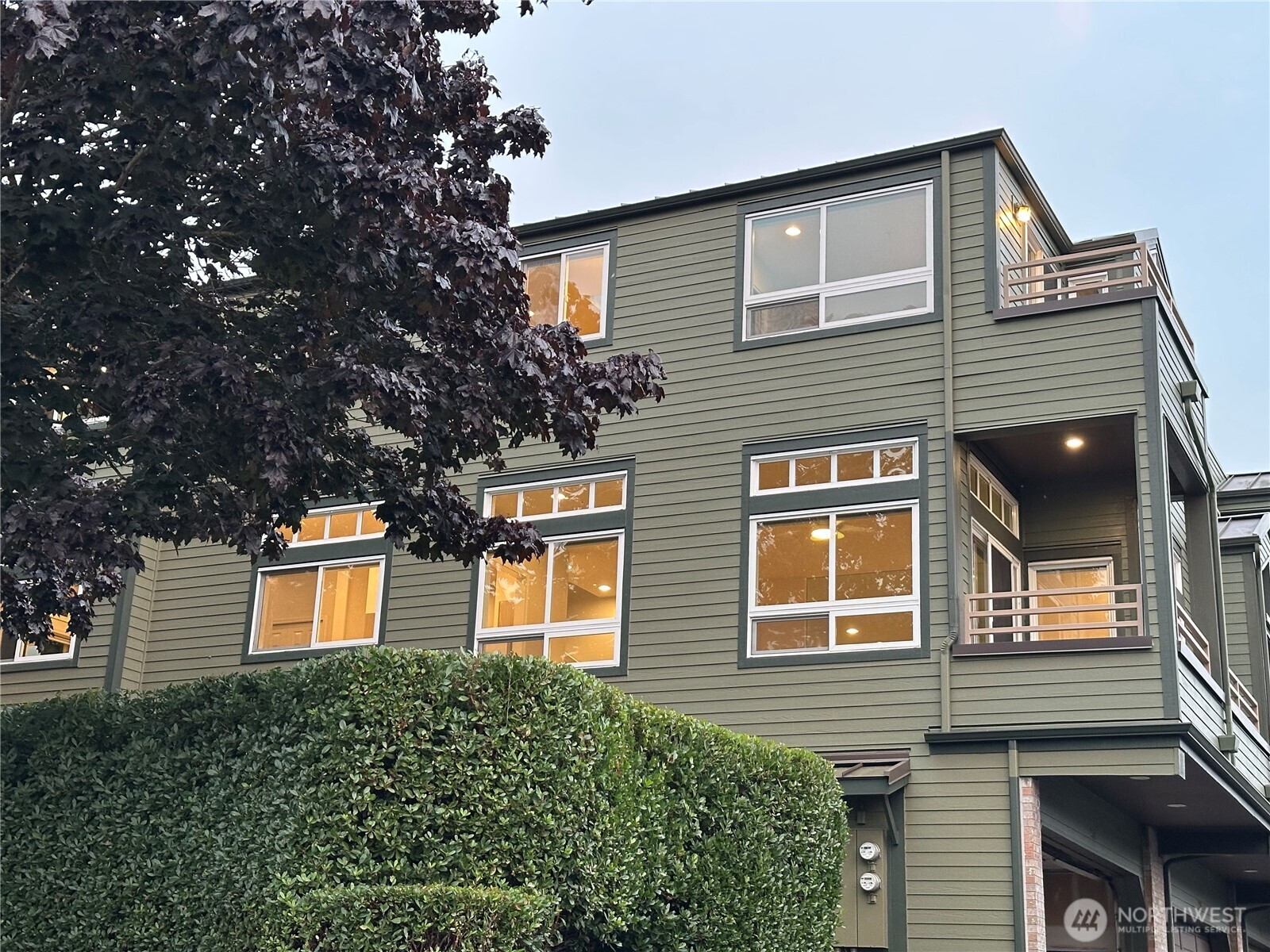 327 2nd Avenue S, Kirkland, WA 98033