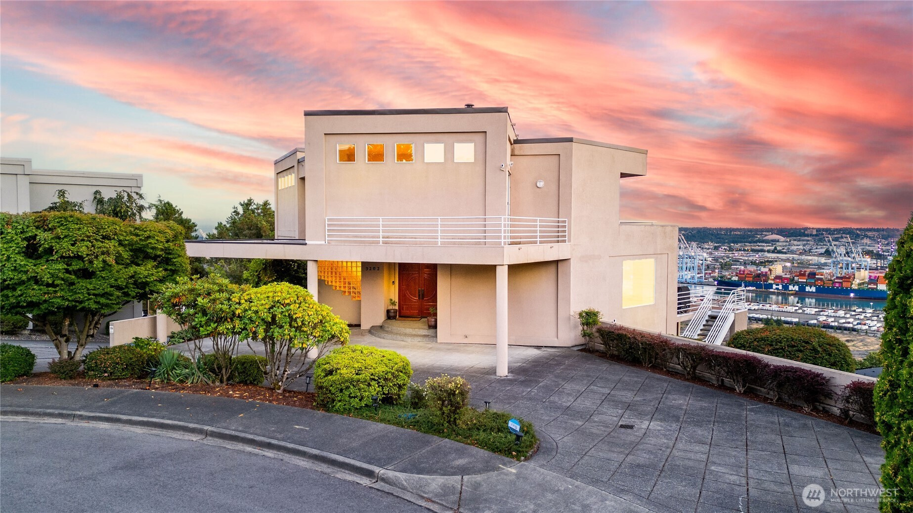 3202 Loma Court NE, Tacoma, WA 98422