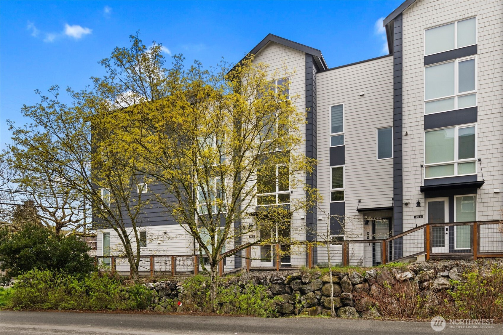302 N 107th Street, Seattle, WA 98133
