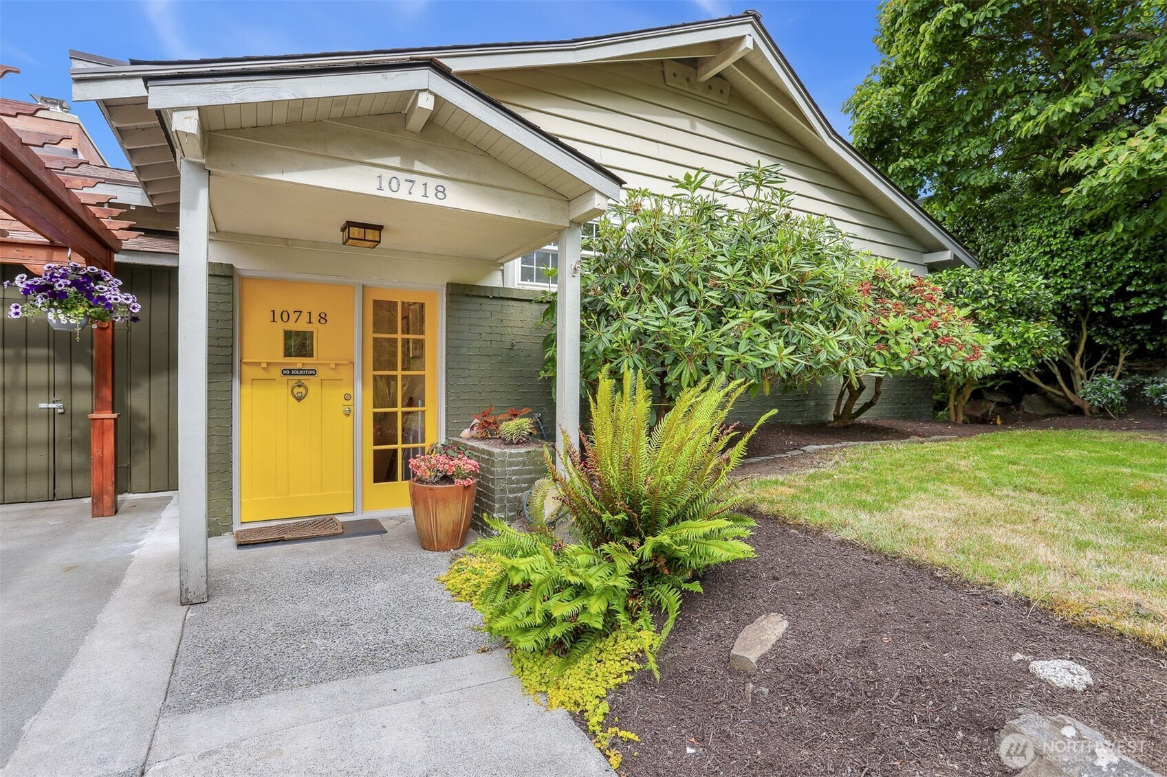 10718 12th Avenue NW, Seattle, WA 98177