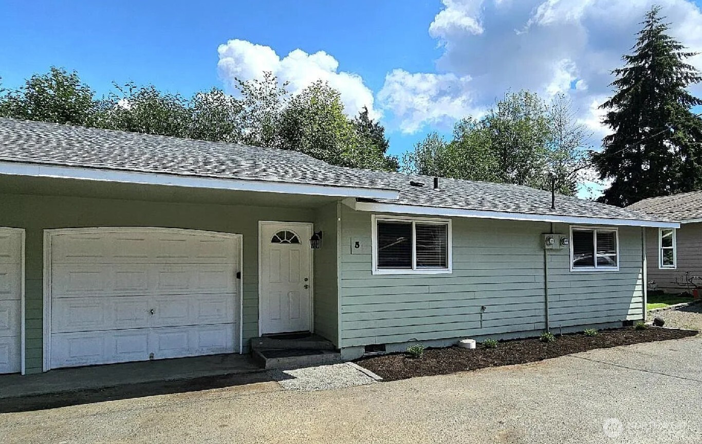 5707 East Drive, Everett, WA 98203