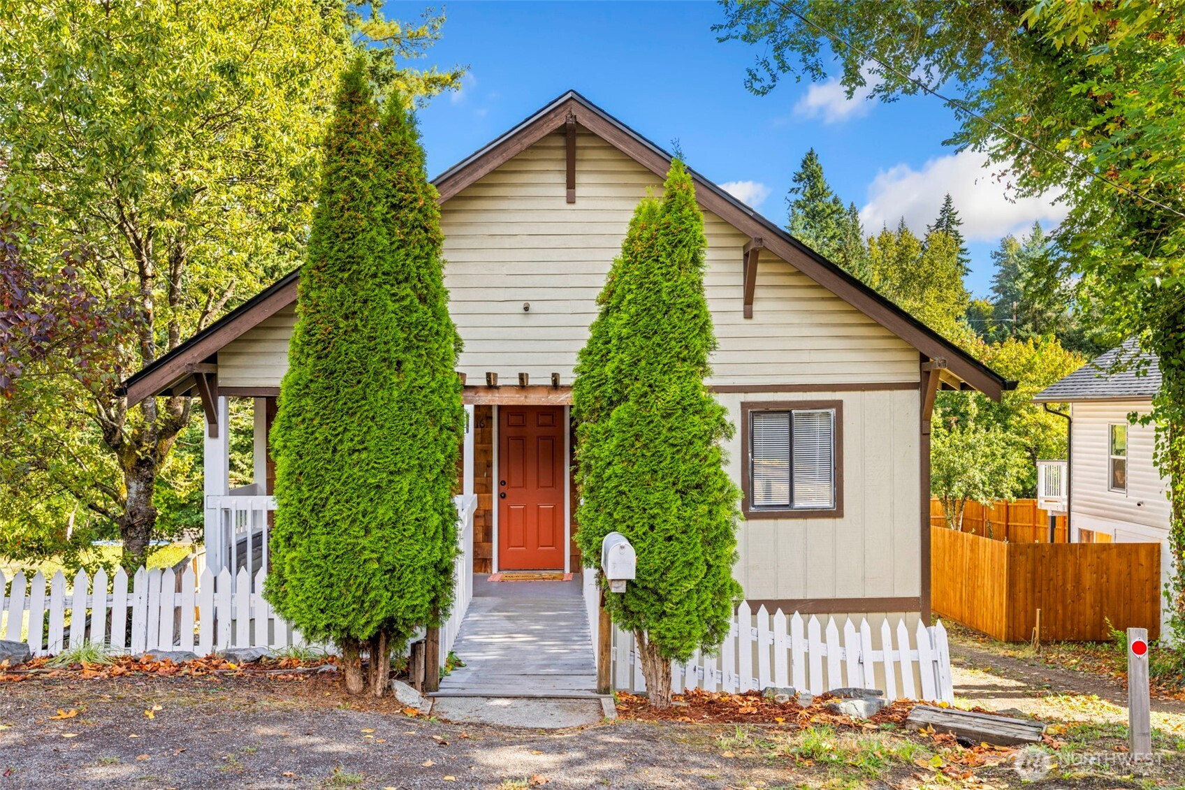 316 Charlotte Avenue W, Bremerton, WA 98312