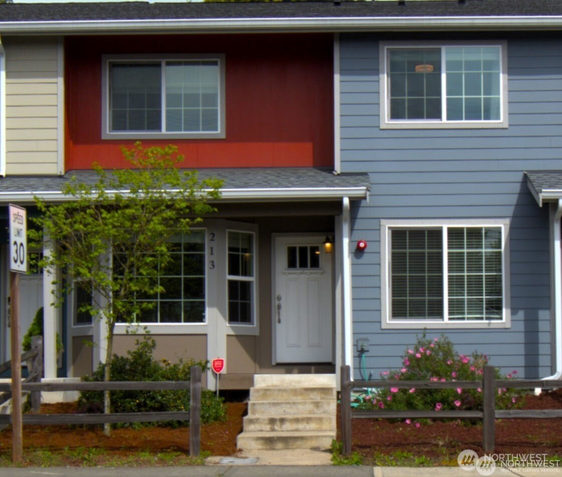 213 Norpoint Way NE, Tacoma, WA 98422