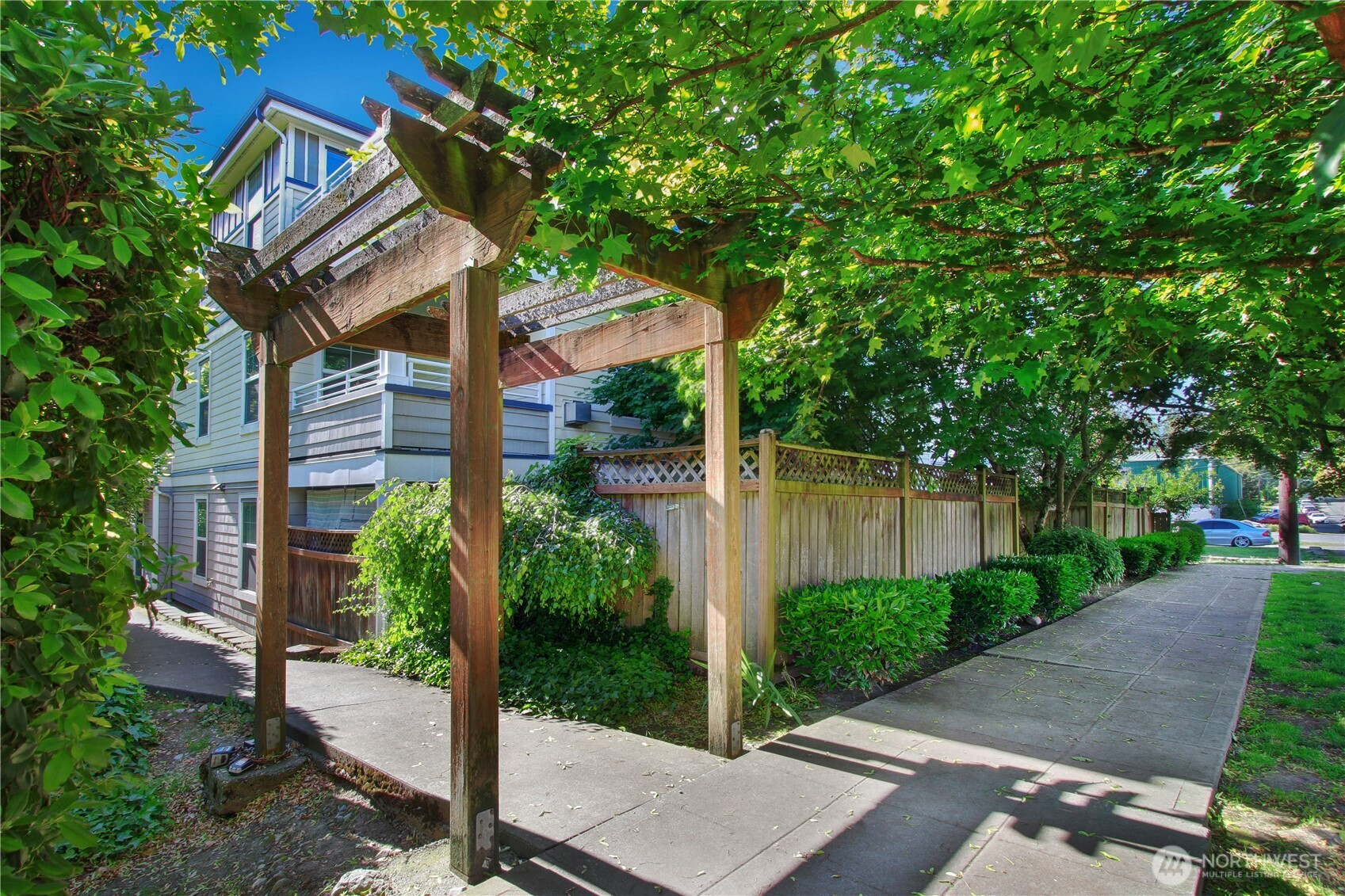 10549 Stone Ave Avenue N, Seattle, WA 98133