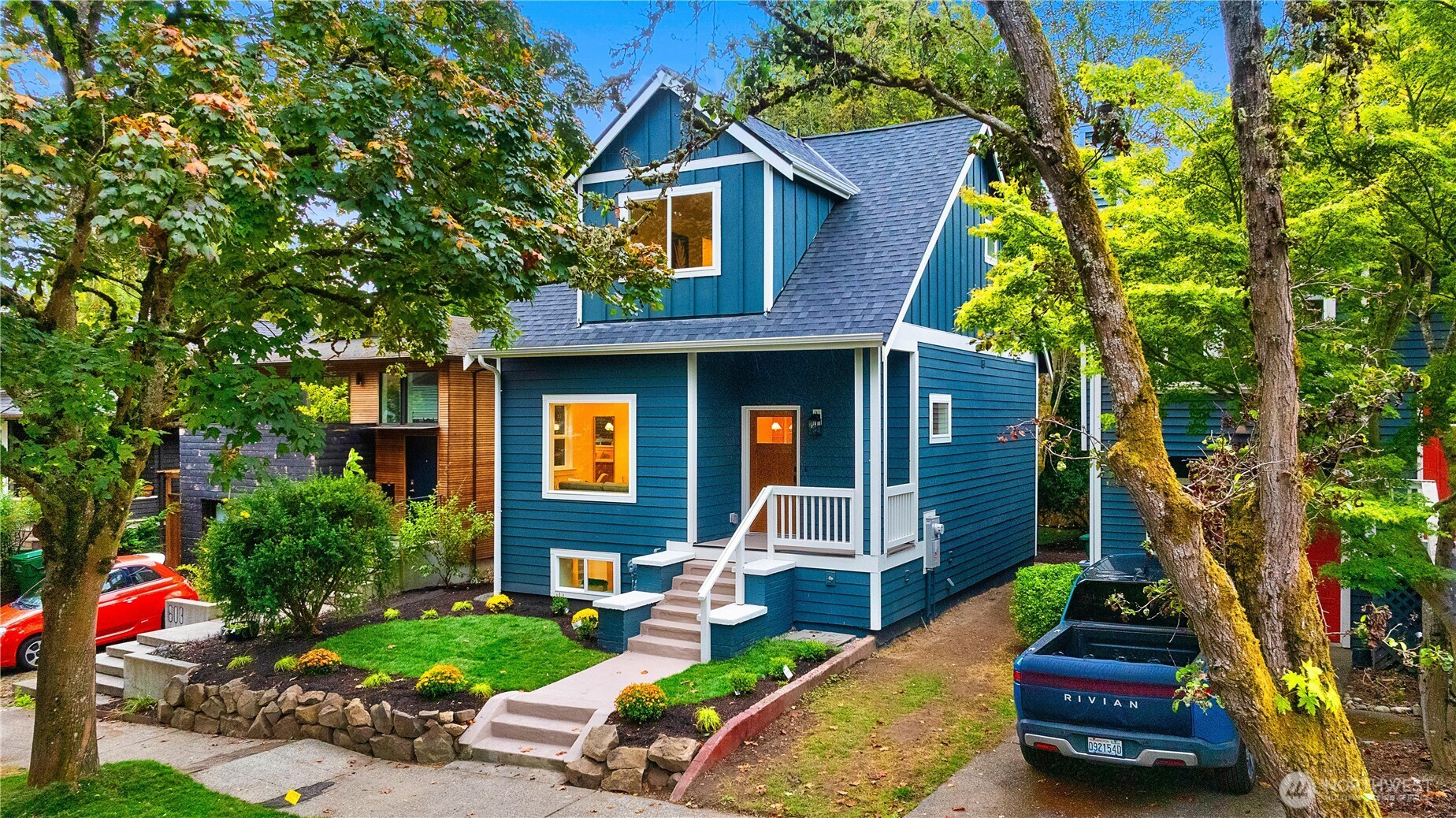 605 32nd Avenue, Seattle, WA 98122