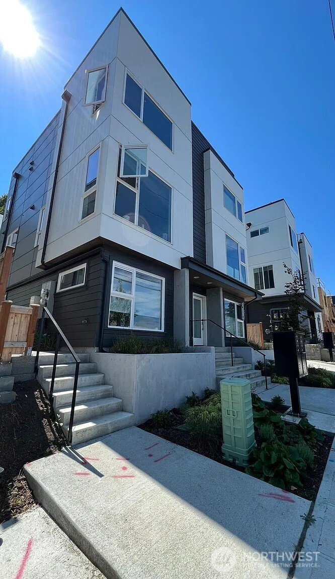 3737 S Dawson Street, Seattle, WA 98118
