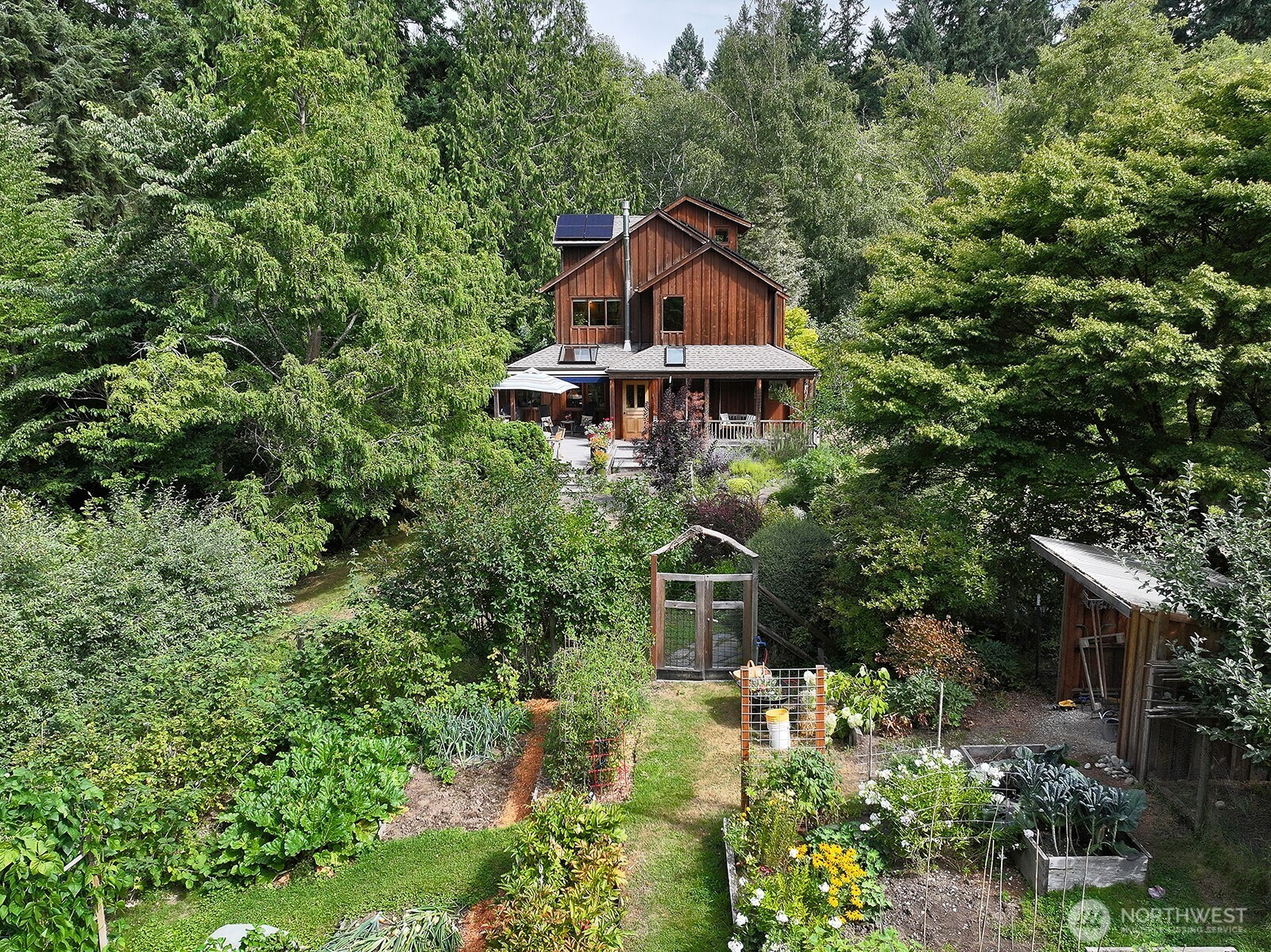 3700 Redtail Lane, Clinton, WA 98236