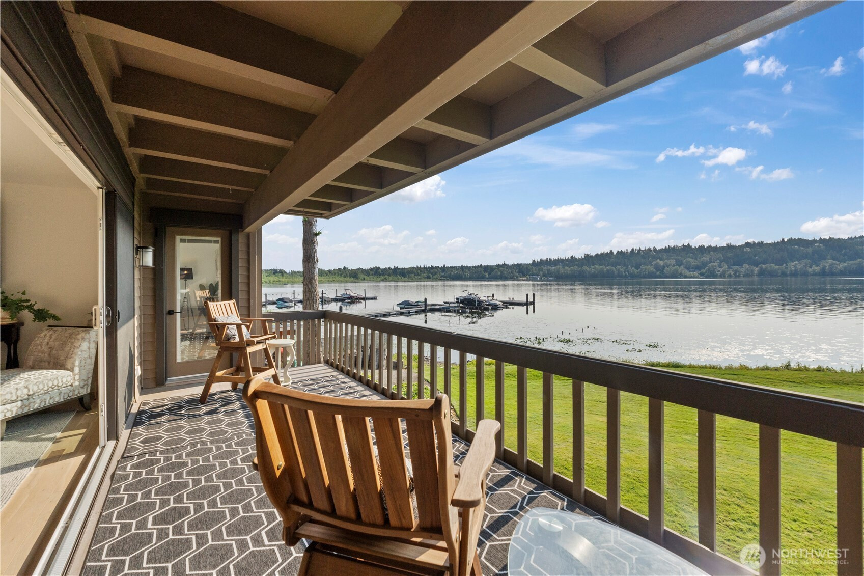 17514 NE 40th Place, Redmond, WA 98052