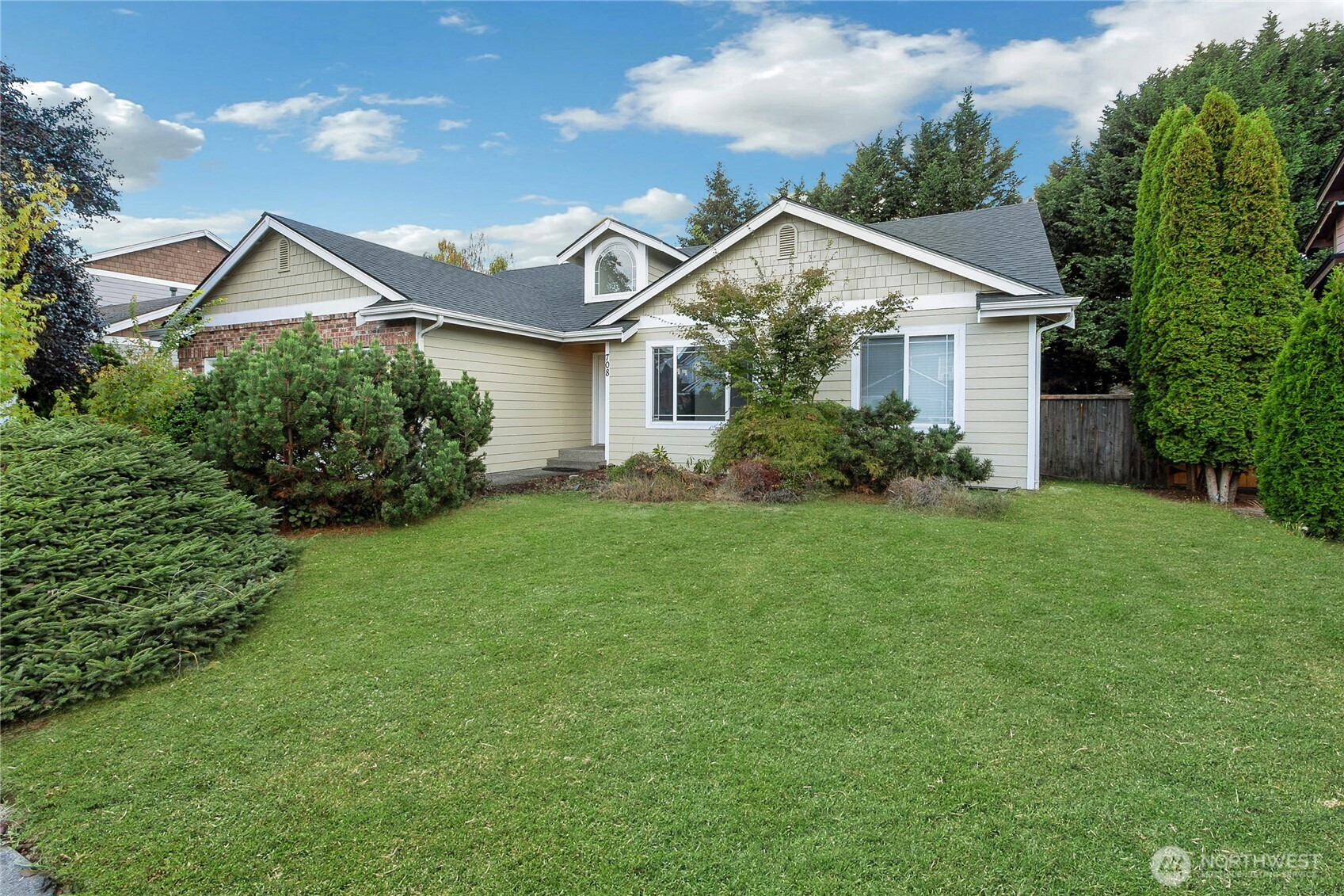 708 16TH Place NW, Puyallup, WA 98371