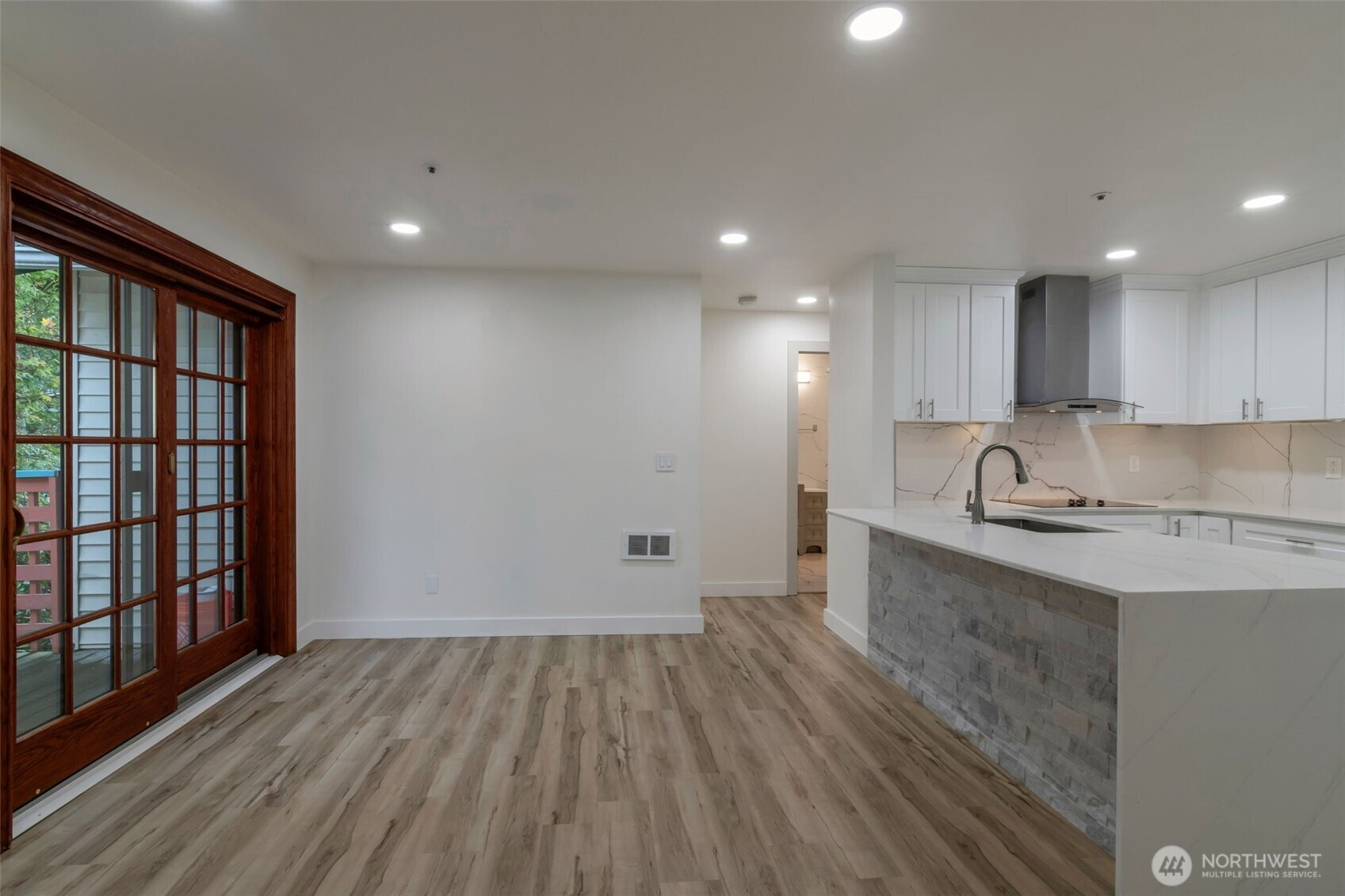 6835 NE 153rd Place, Kenmore, WA 98028