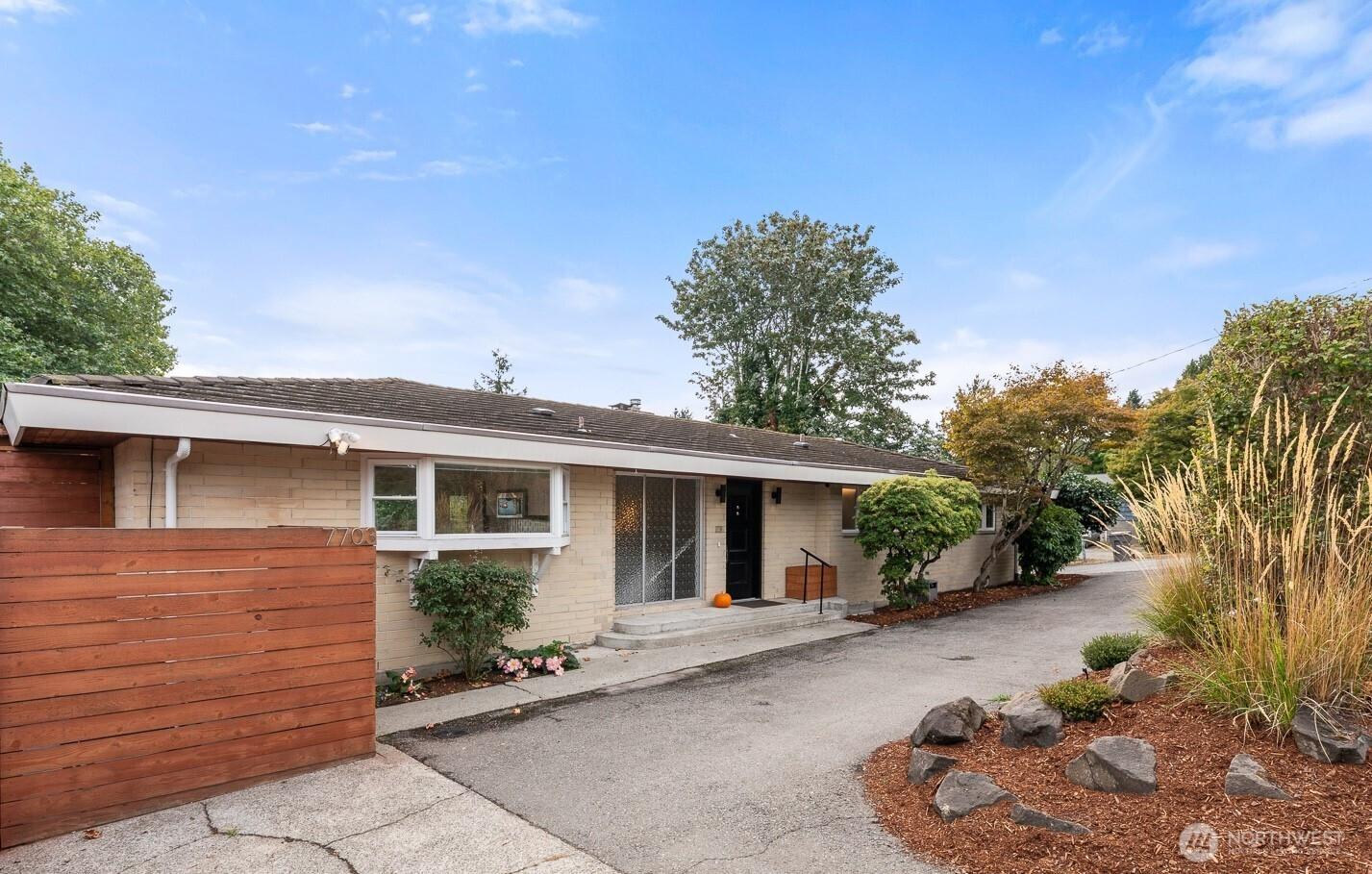 7703 S 128th Street, Seattle, WA 98178