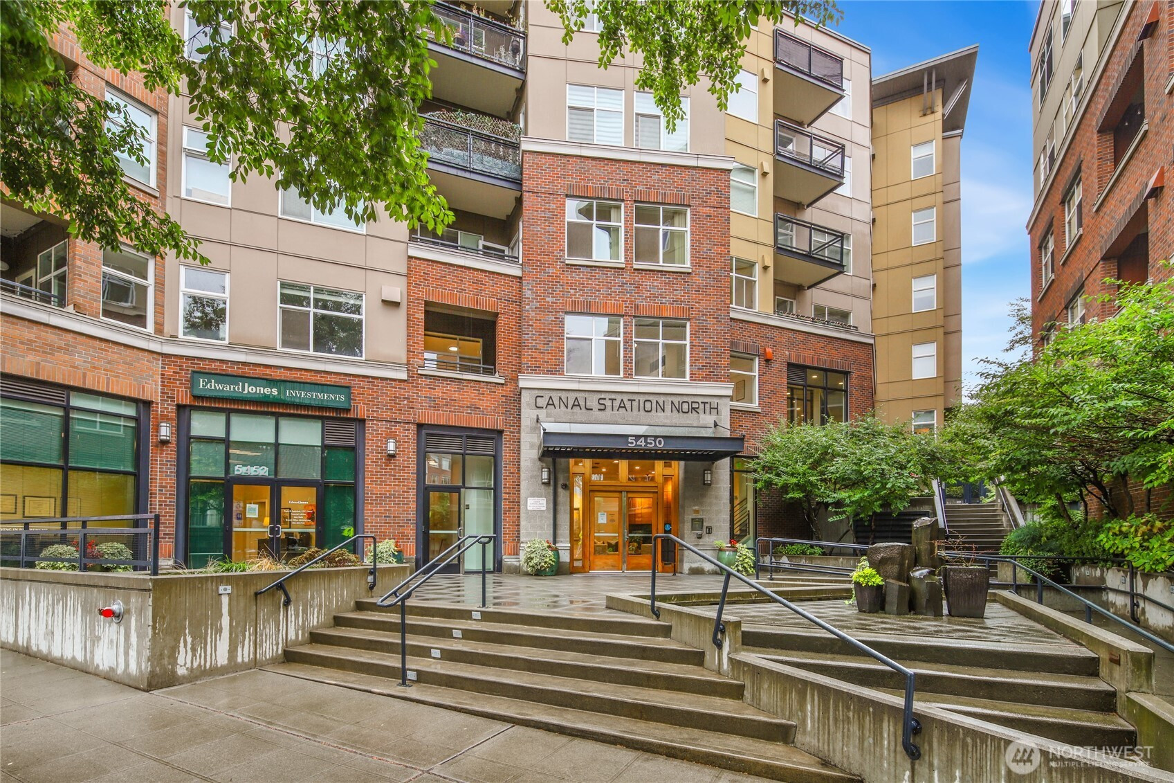 5450 Leary Avenue NW, Seattle, WA 98107