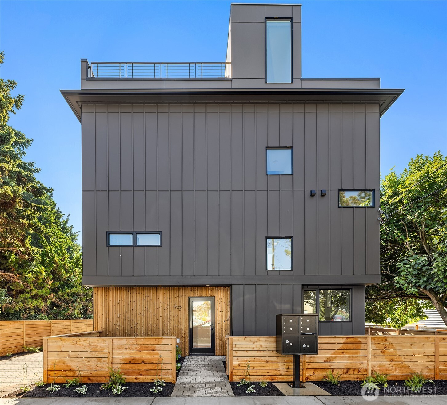 1725 NW 63rd Street, Seattle, WA 98107