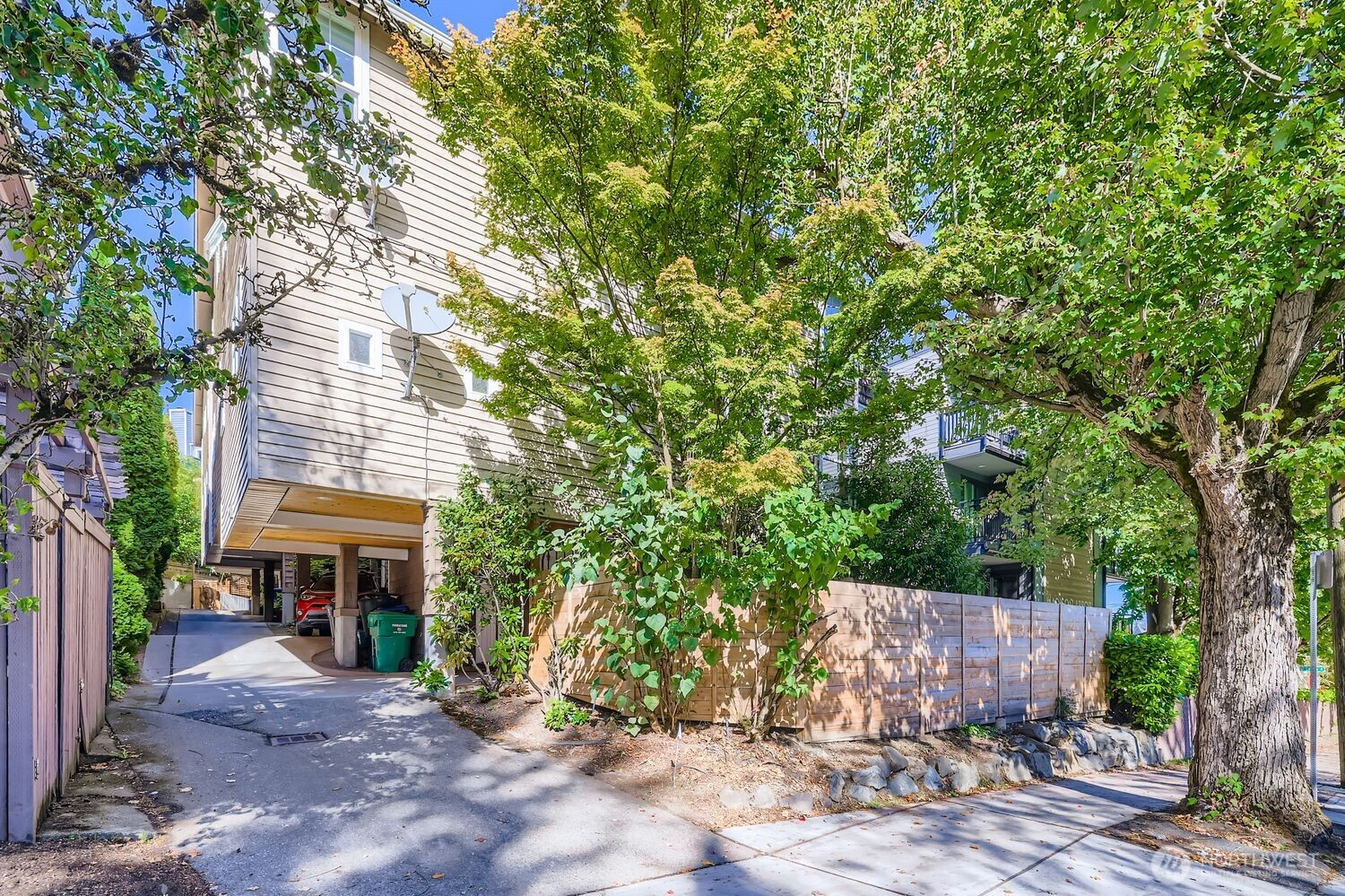 2622 E Madison Street, Seattle, WA 98112