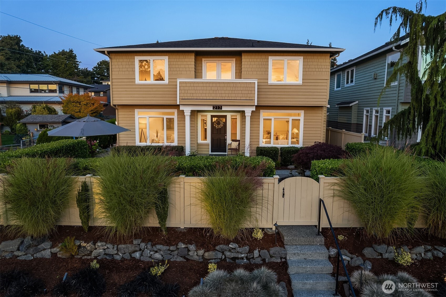 217 9th Avenue S, Edmonds, WA 98020