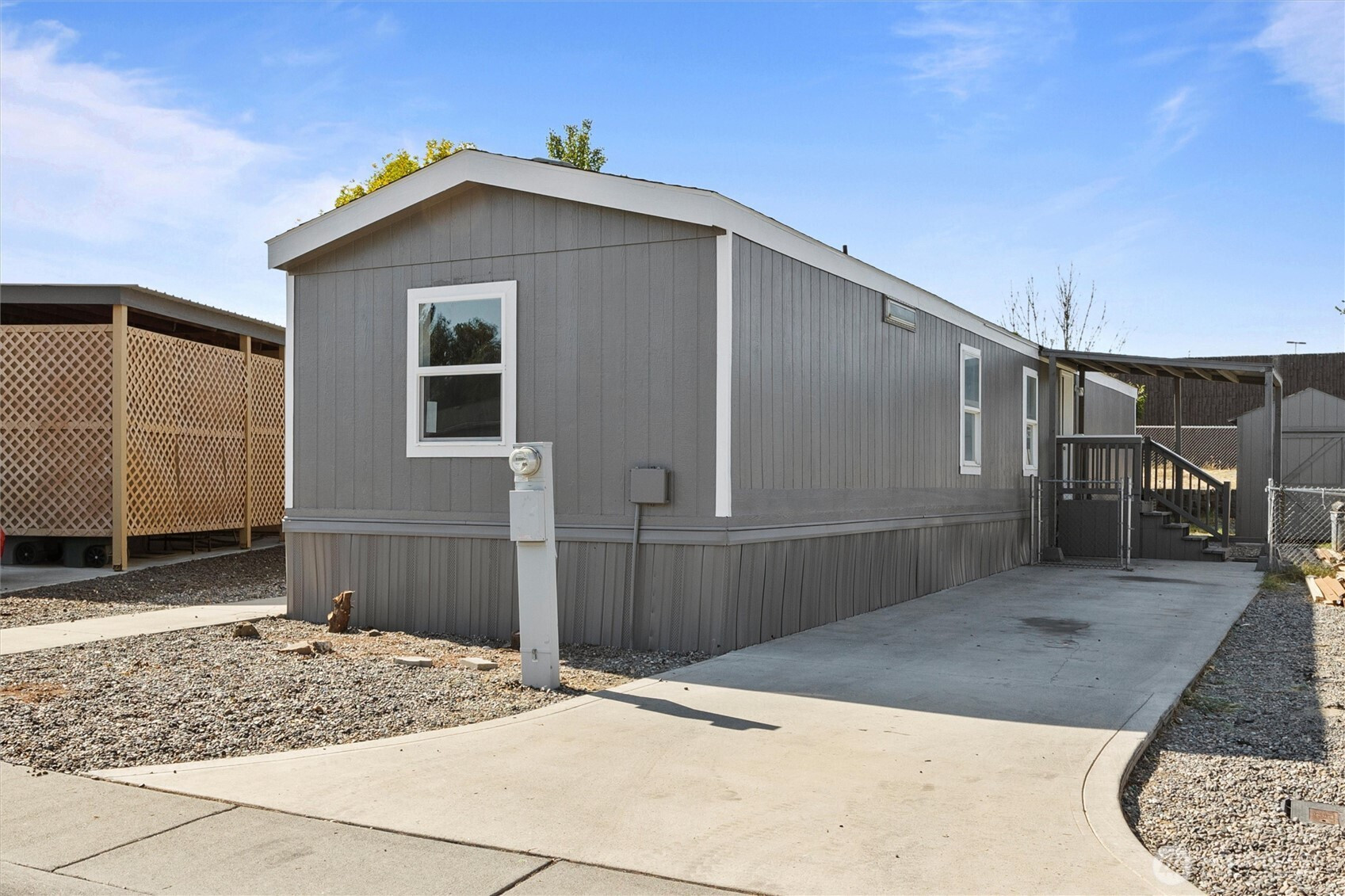 681 Lonetree Lane, Richland, WA 99352