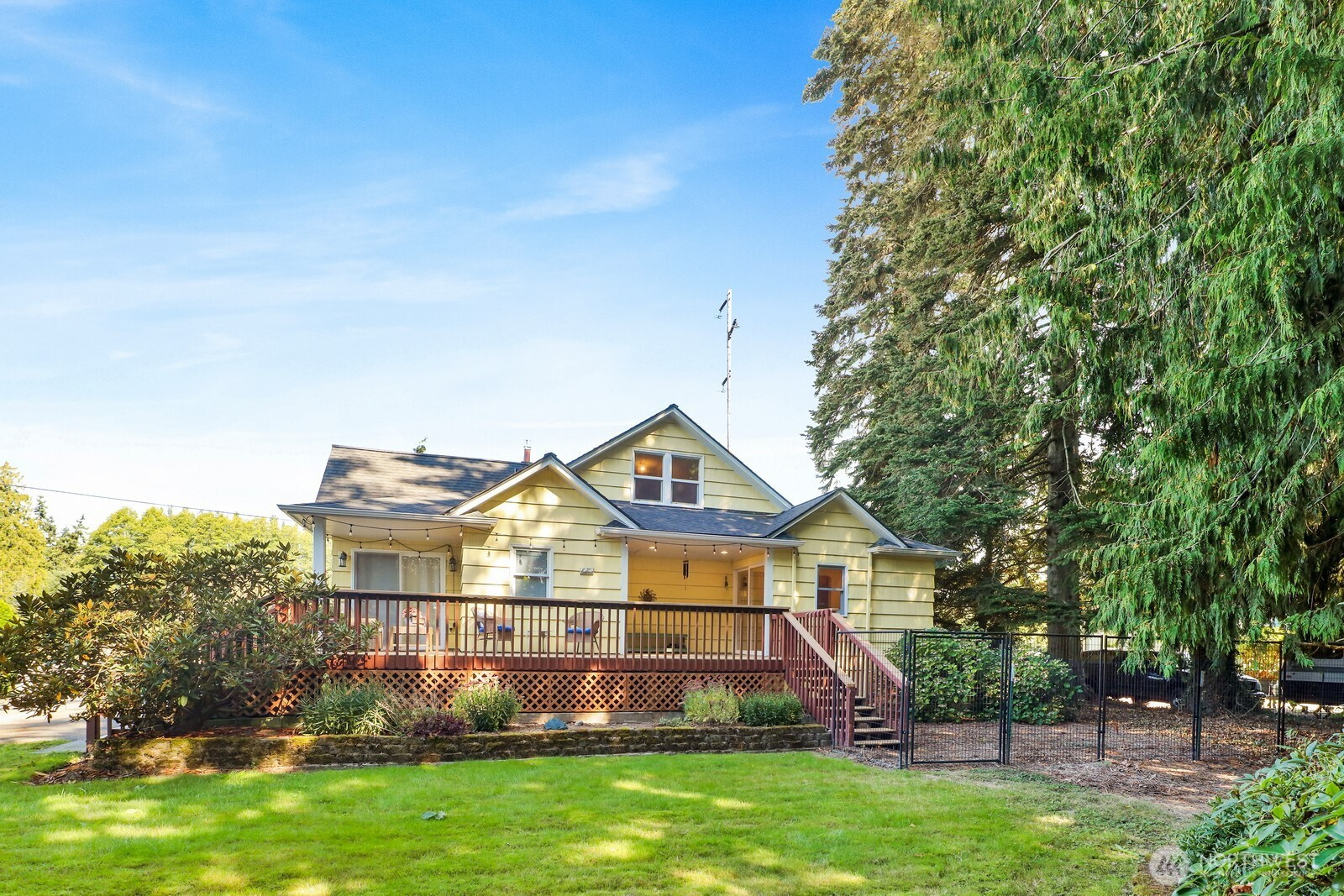 17090 Sam Bell Road, Bow, WA 98232