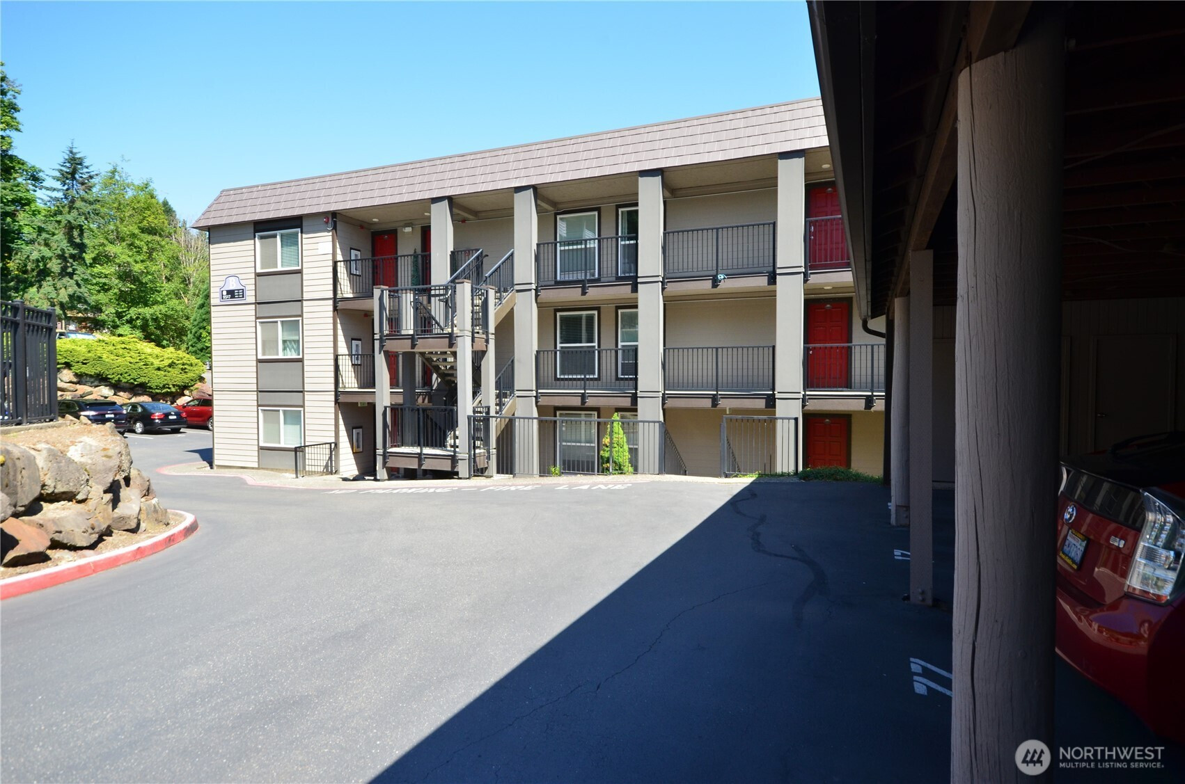 9517 NE 180th Street, Bothell, WA 98001