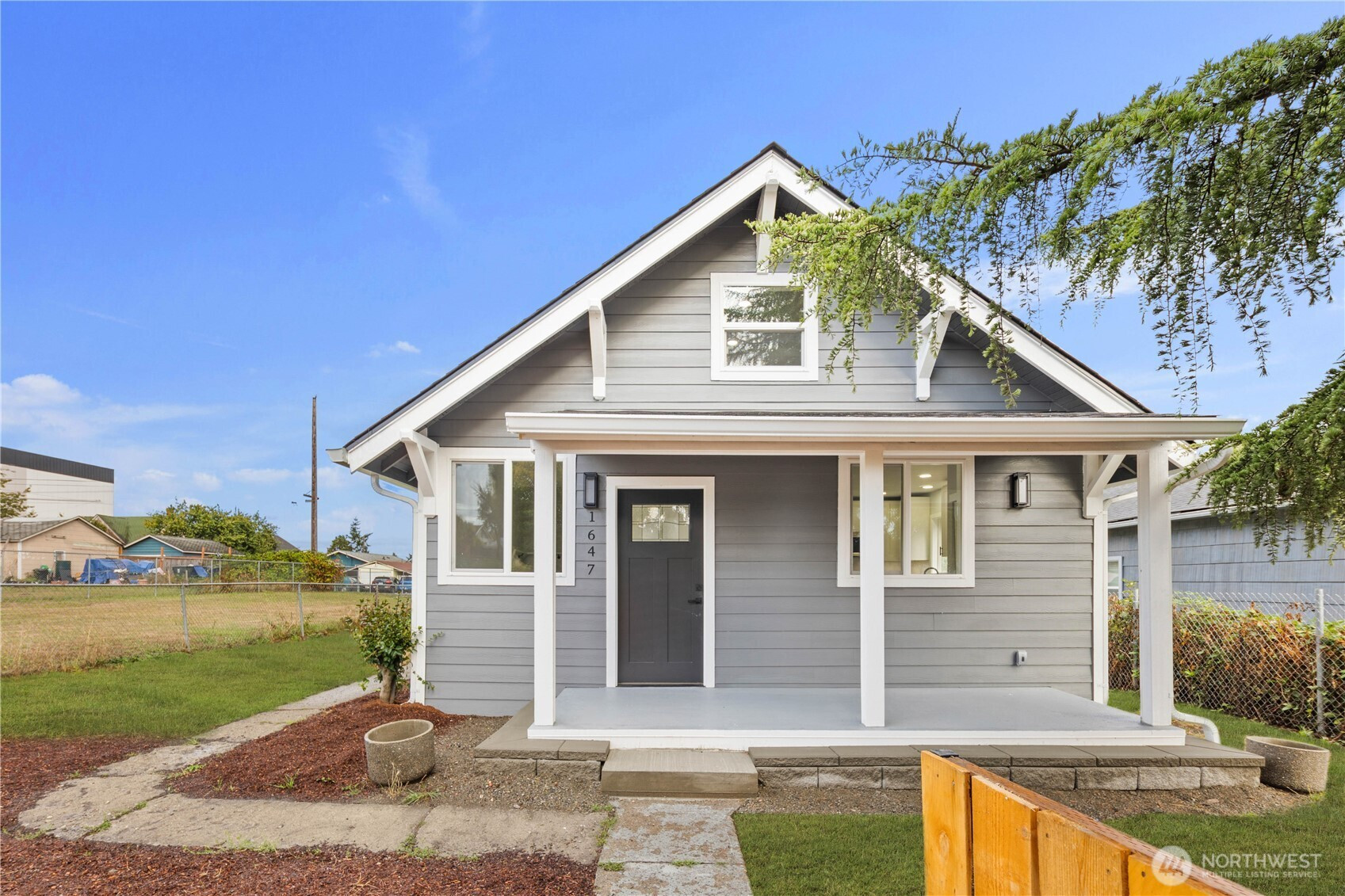 1647 E Wright Avenue, Tacoma, WA 98404