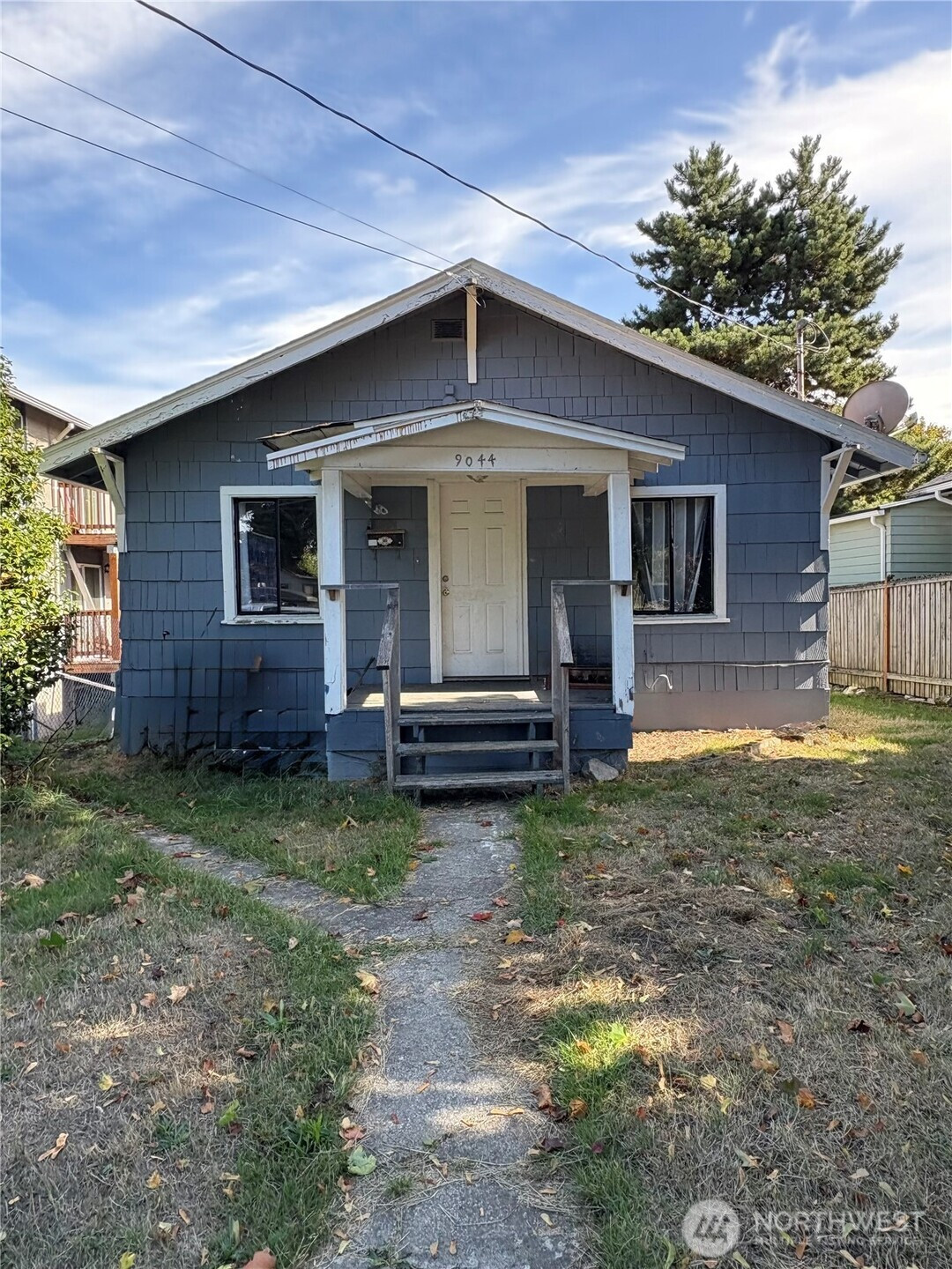 9044 9th Avenue SW, Seattle, WA 98106