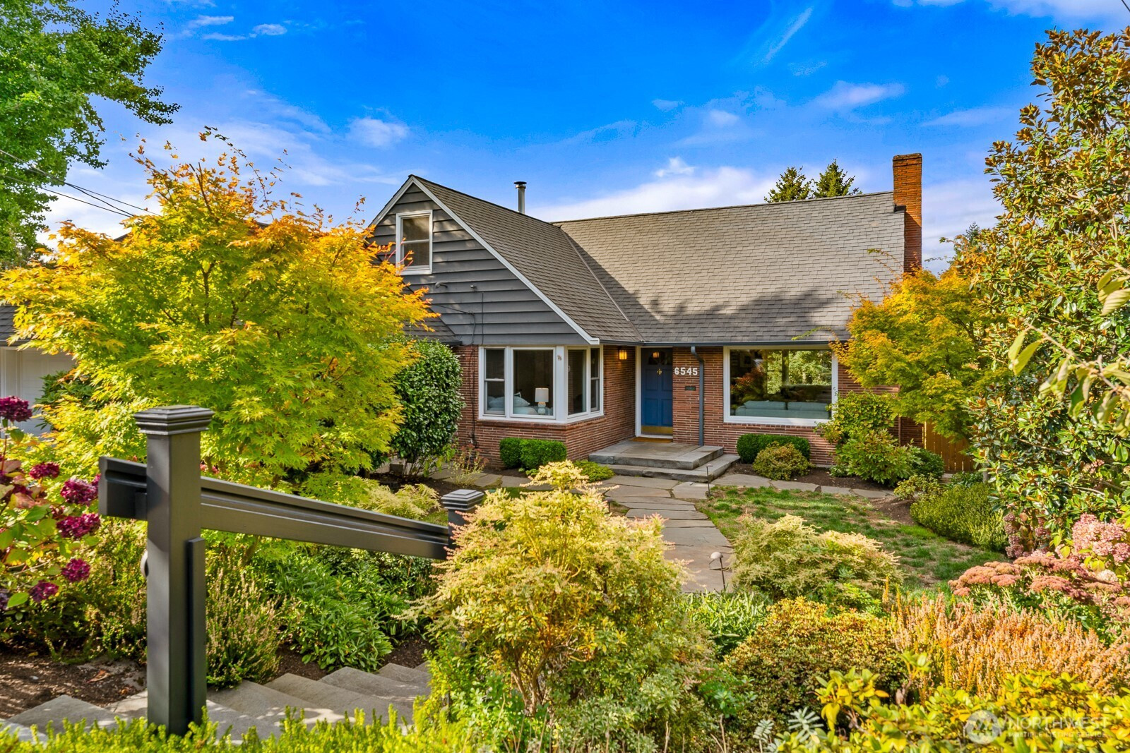 6545 47th Avenue NE, Seattle, WA 98115