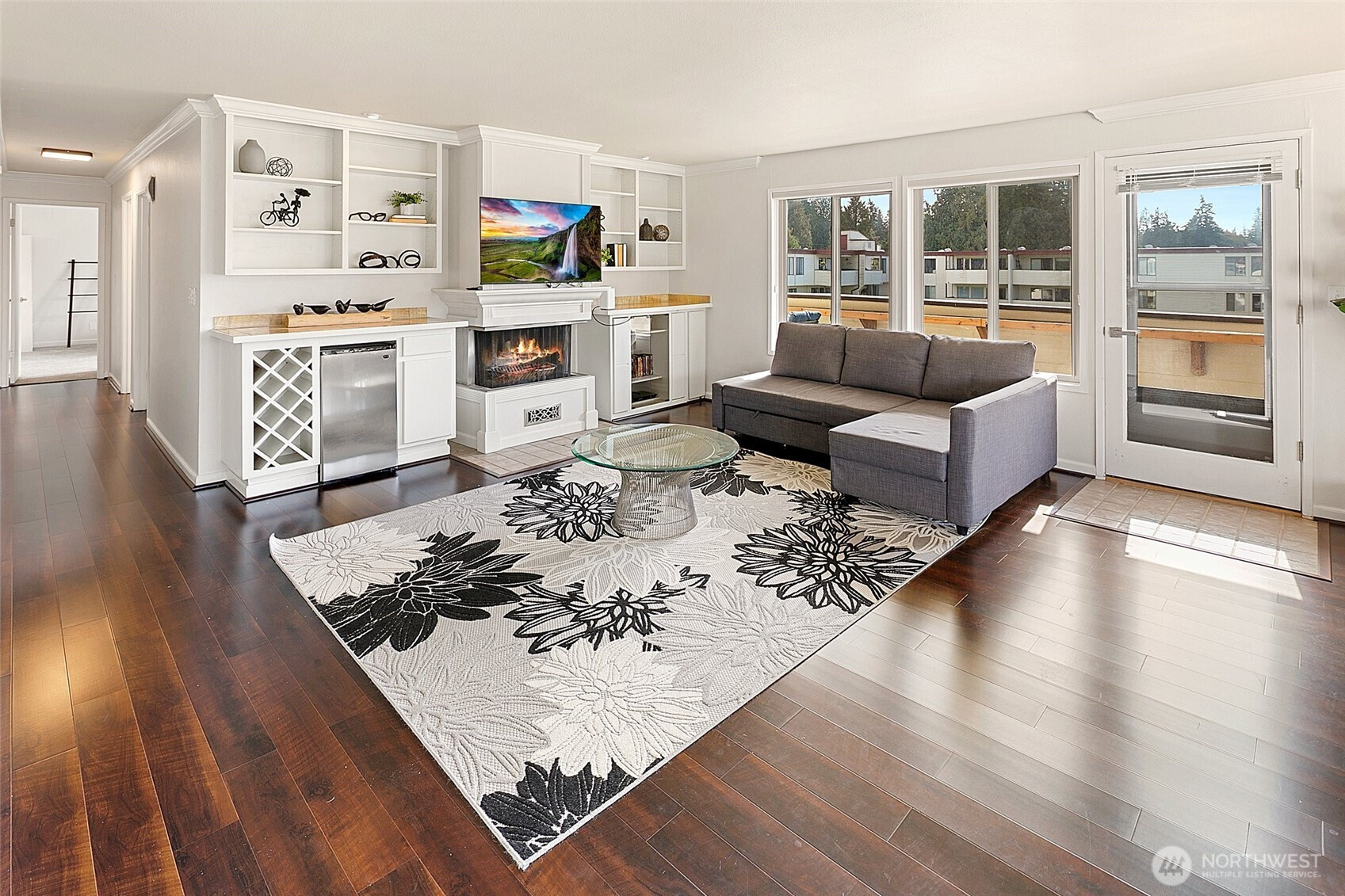 8516 196th Street SW, Edmonds, WA 98026