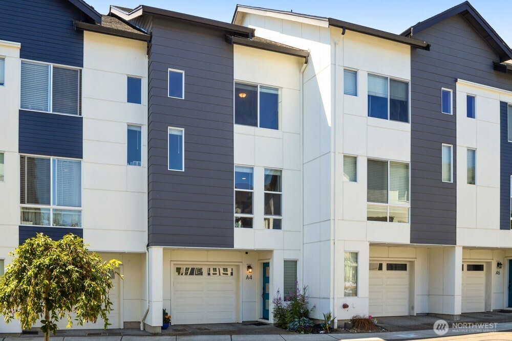 14715 Admiralty Way, Lynnwood, WA 98087
