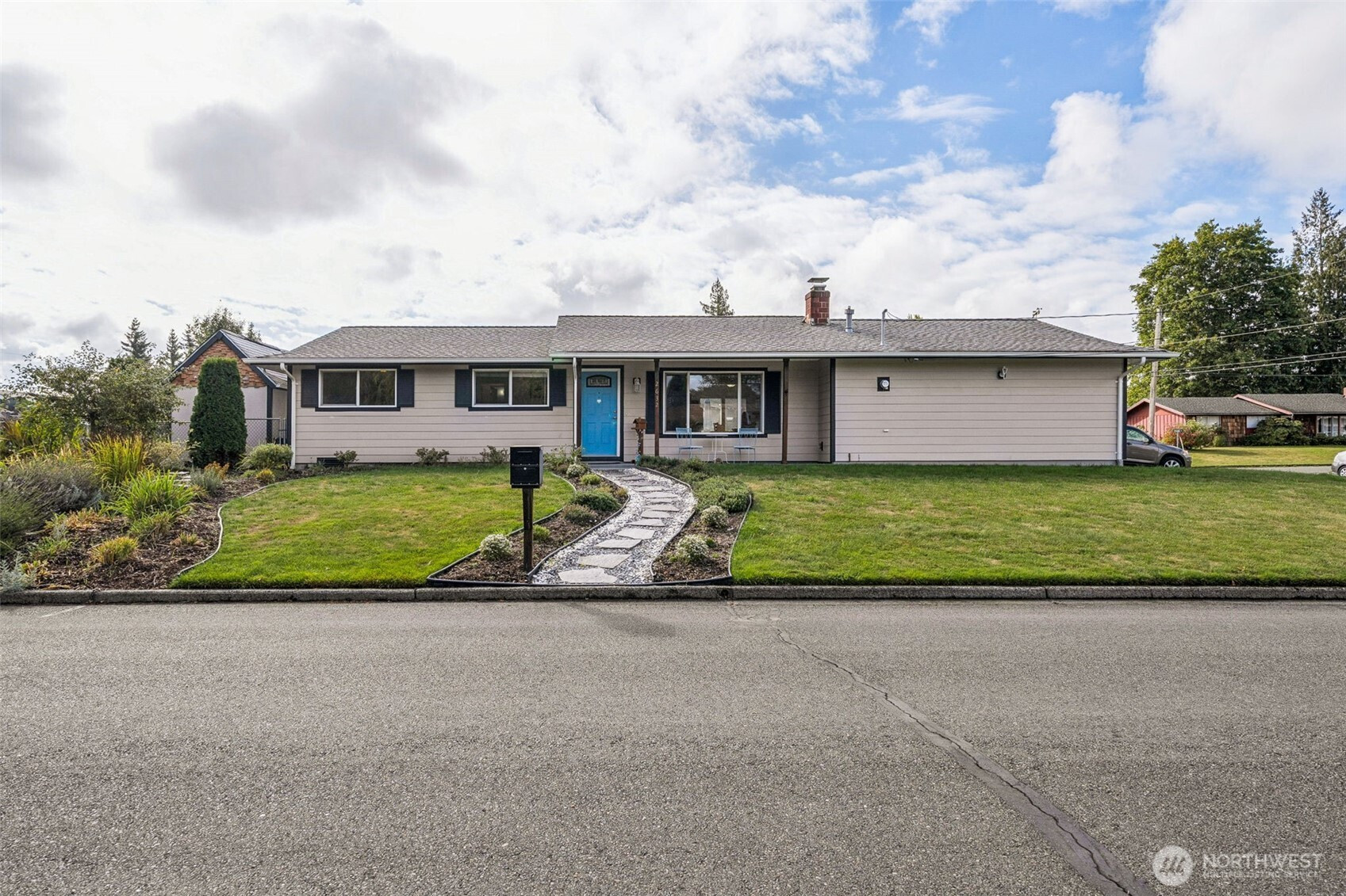 2632 Cascade Ave, Enumclaw, WA 98022