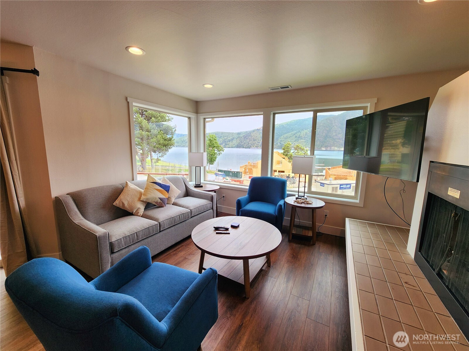 1 Lodge 640-O, Manson, WA 98831